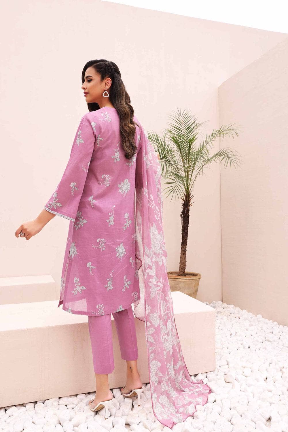 img_nishat_lawn_23_nisha_awwal_boutique