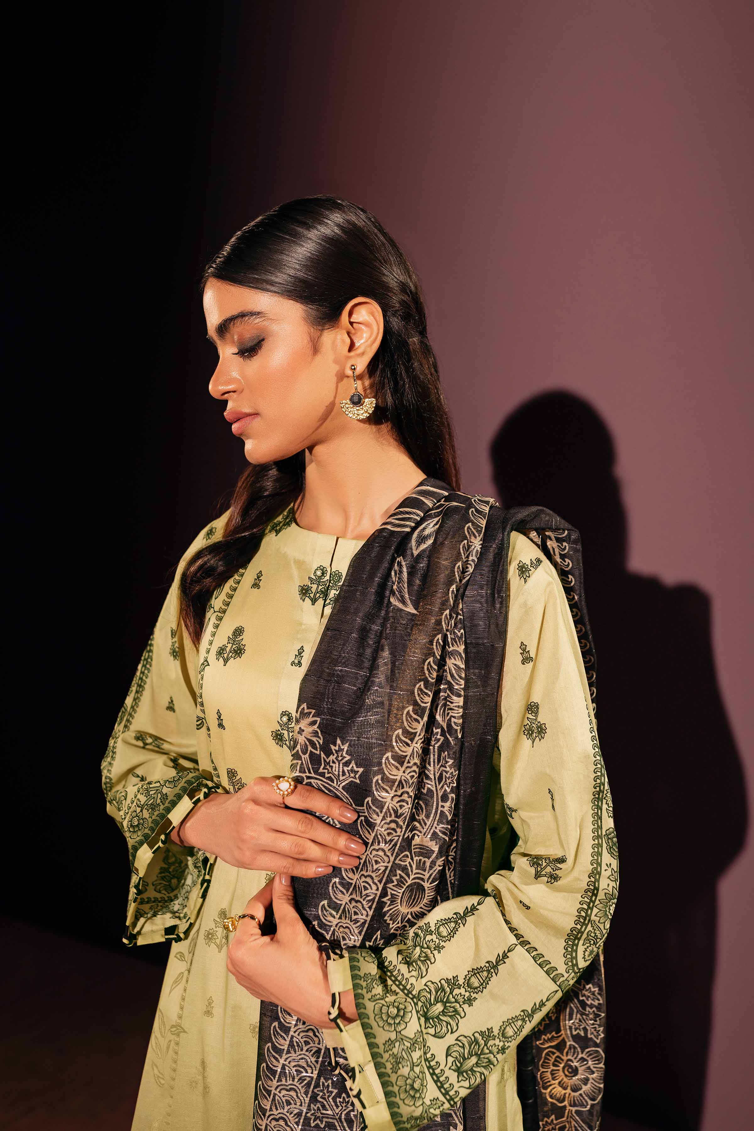 Img_nishat_lawn_23_ramdan_edit_awwal_boutique