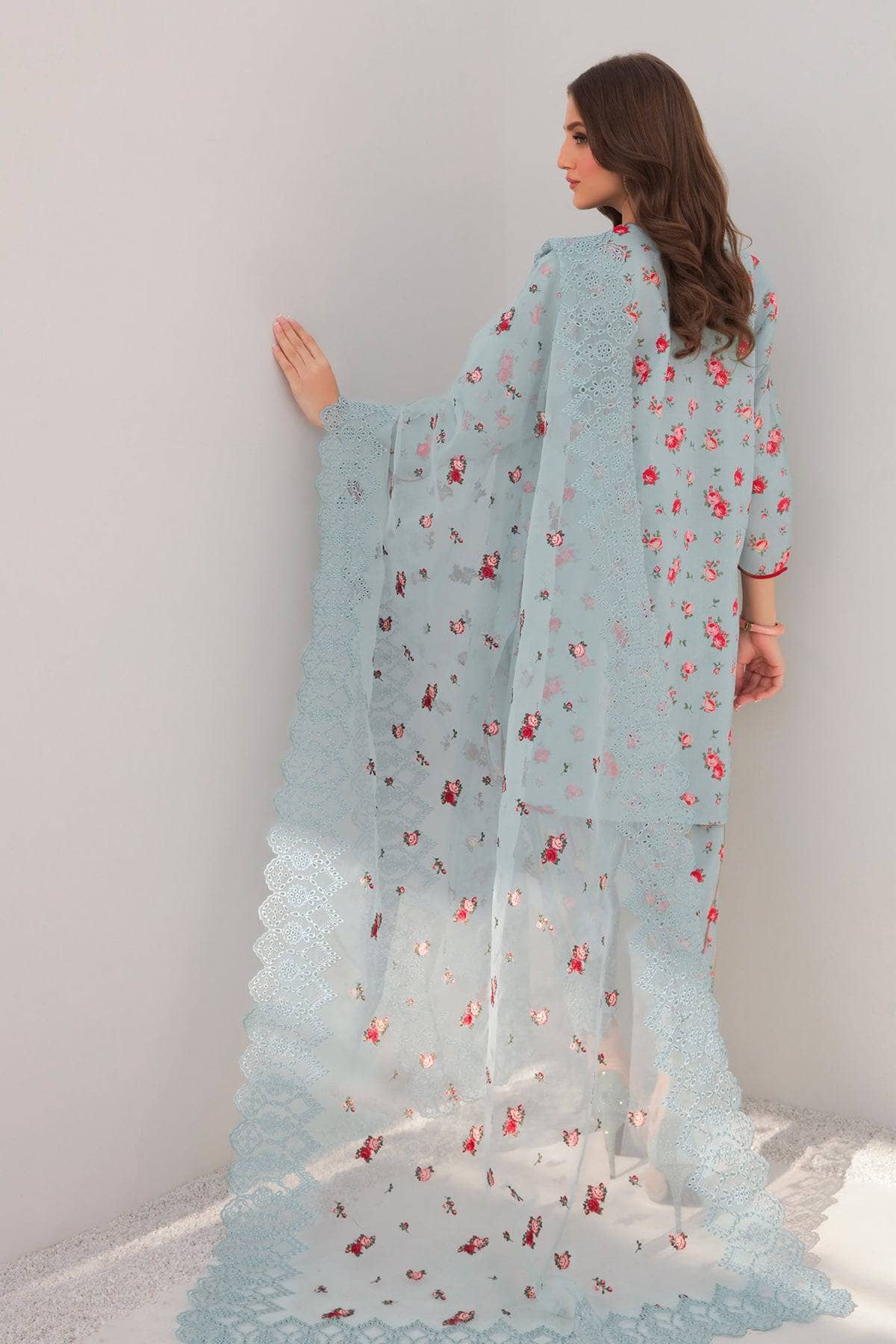 img_baroque_exclsuive_unstitched_lawn_23_awwal_boutique