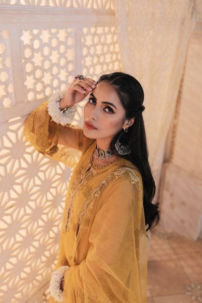img_lsm_lakhani_embroidered_lawn_22_awwal_boutique