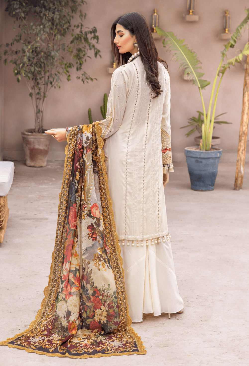 img_adans_libas_luxuriate_awwL_boutique