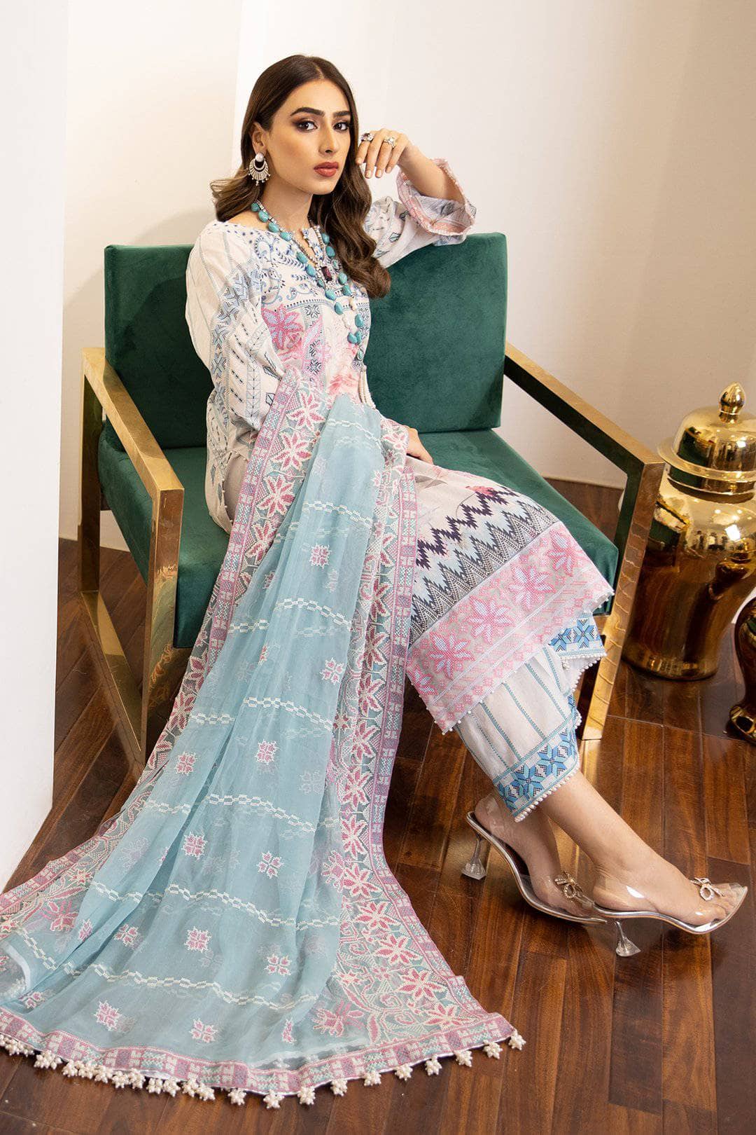 img_nureh_lawn_collection_awwal_boutique