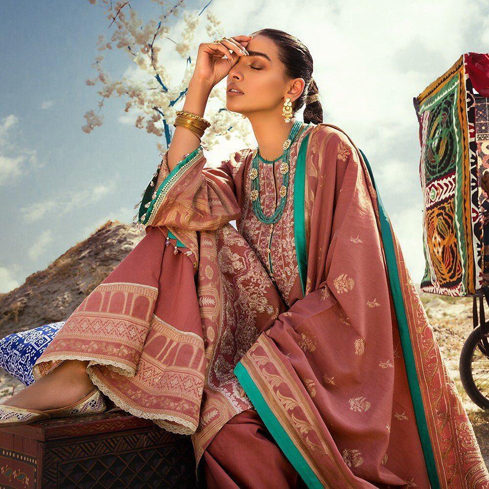 img_afsaneh_lawn_2020_awwal_boutique