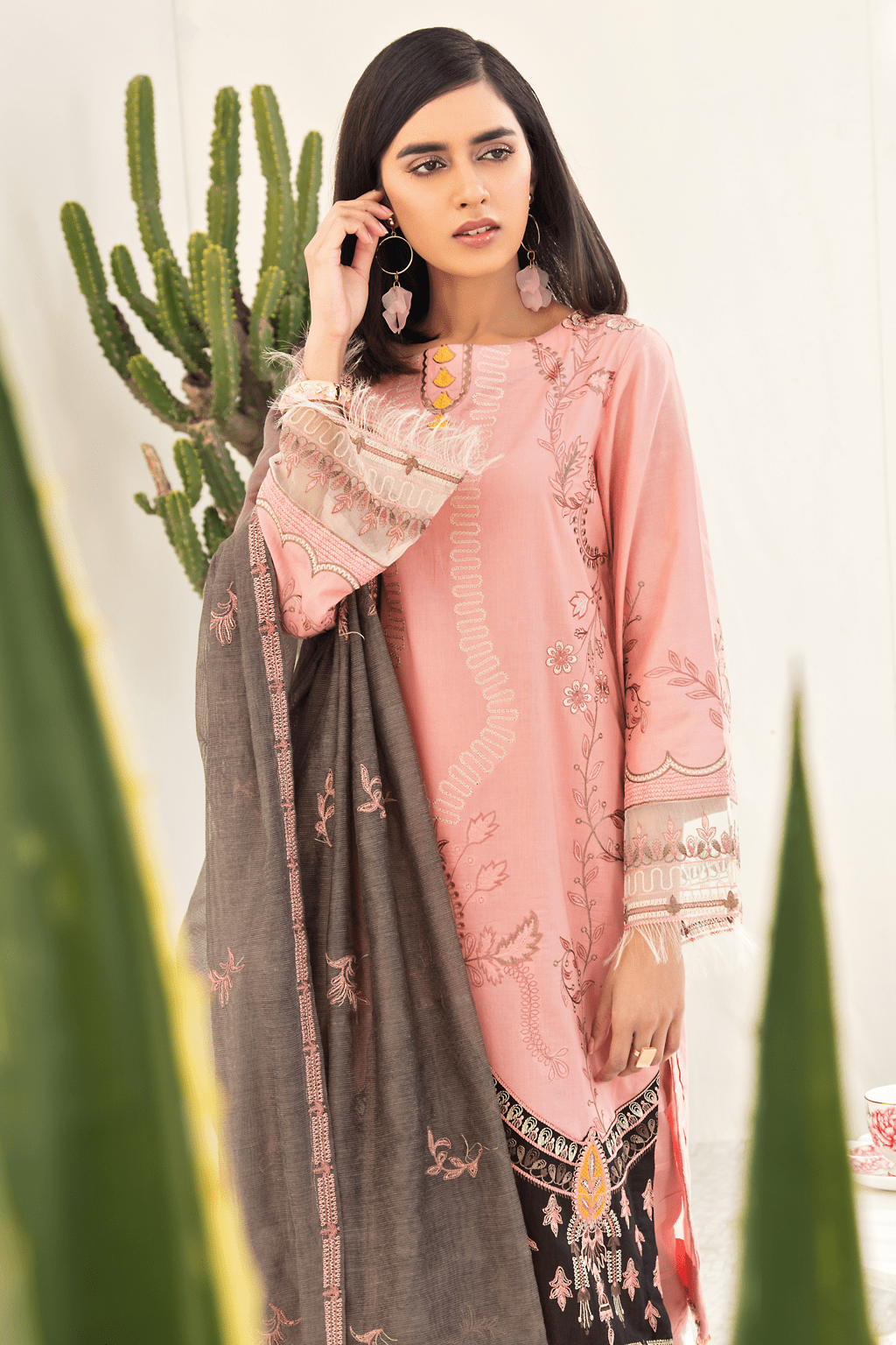 img_iznik_chinon_lawn_collection_awwal_boutique_eid_collection