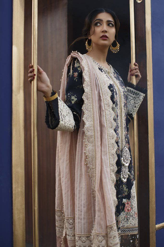 img_qalamkar_luxury_lawn_2021_awwal_boutique