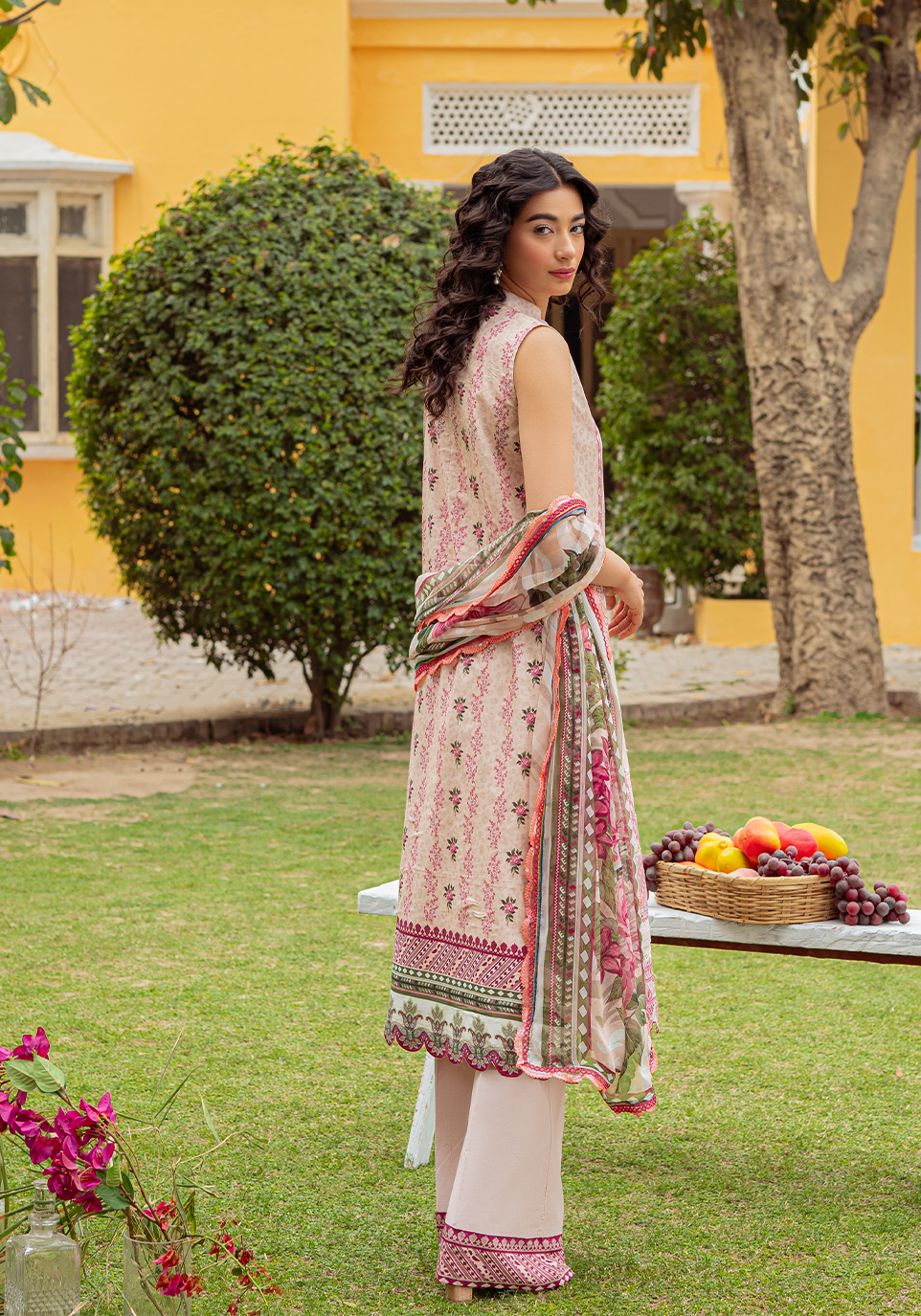 img_zarqash_lawn_23_awwal_boutique