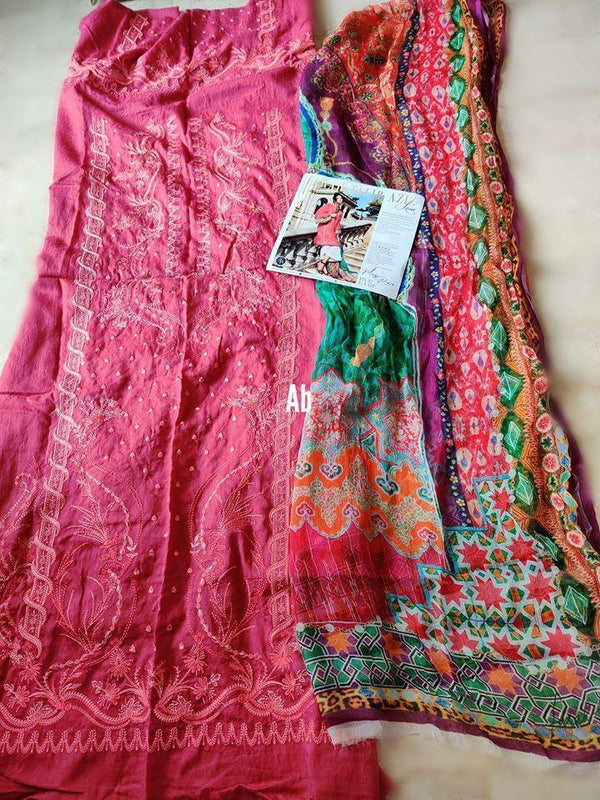 img_open_pic_farah_talib_aziz_lawn_awwal_boutique