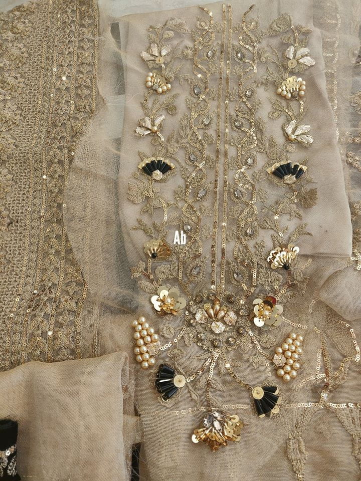 img_open_pic_gulaal_zohra_wedding_edition_awwal_boutique