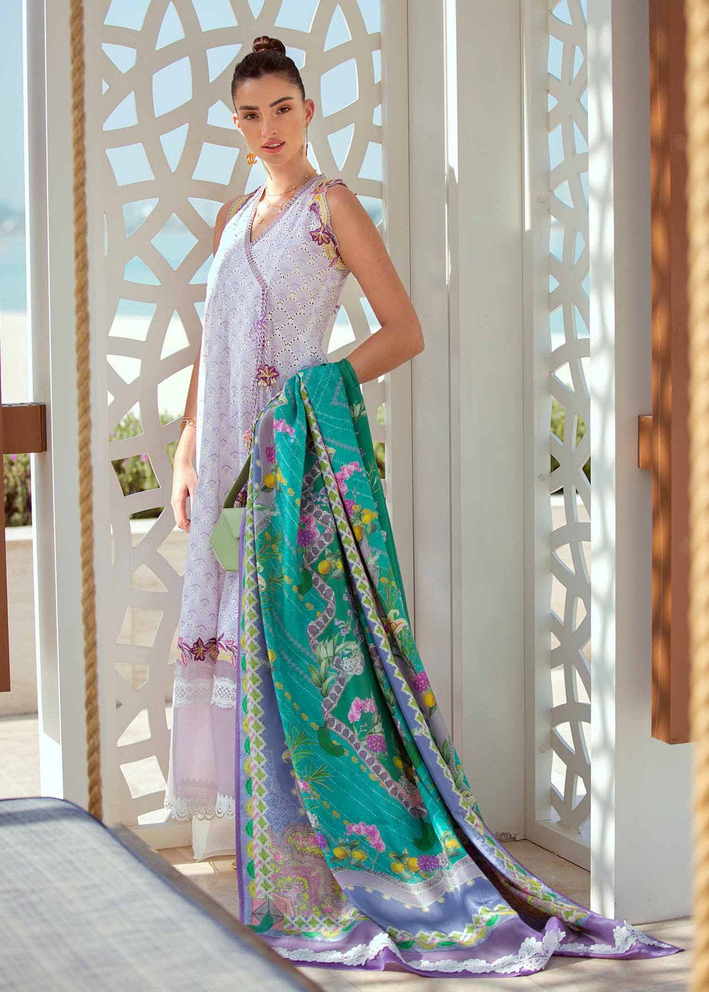 img_farah_talib_aziz_lawn_2021_awwal_boutique