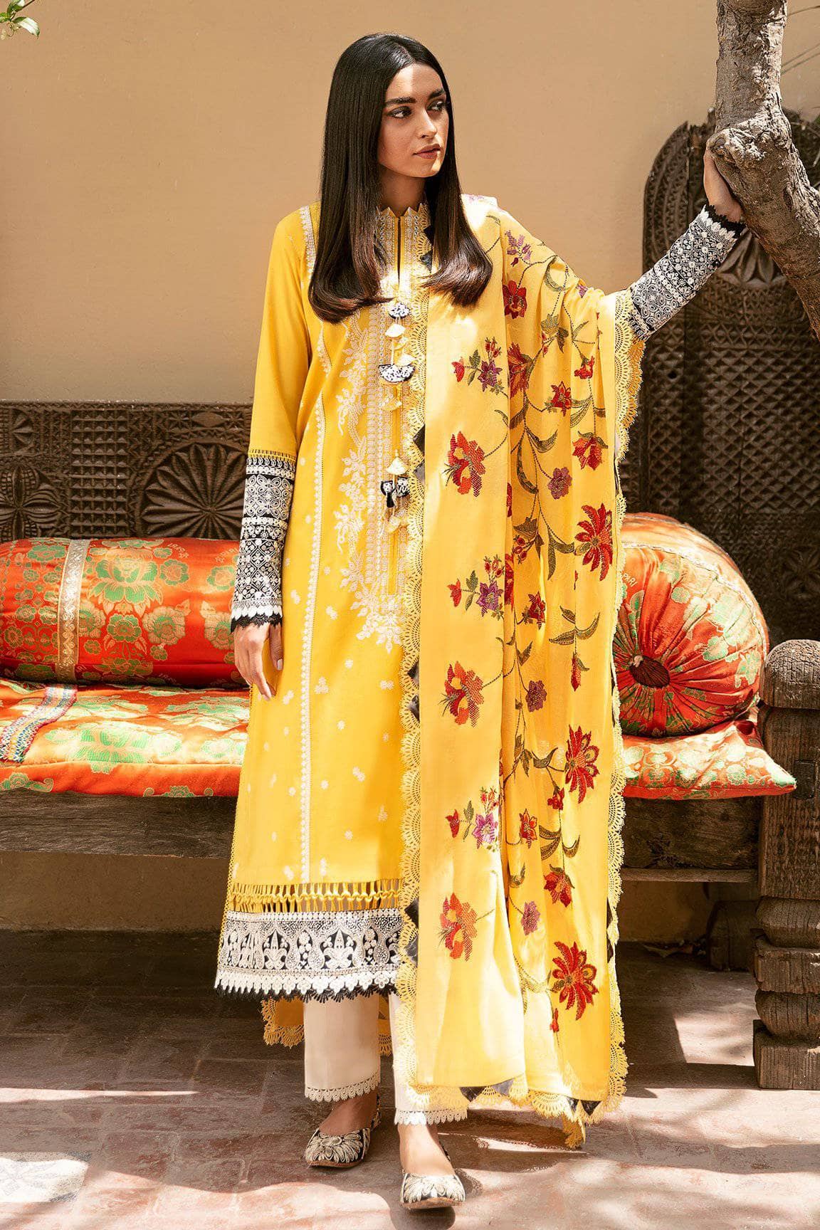 img_zaha_lawn_2021_awwal_boutique