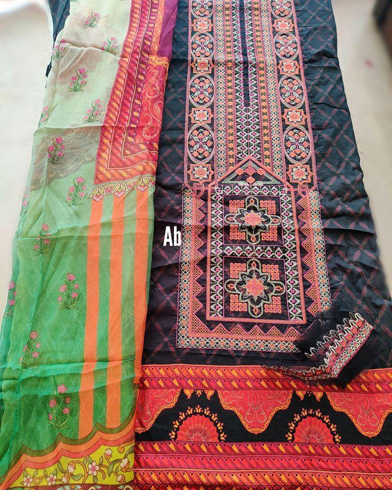 img_open_pics_afsaneh_lawn_awwal_boutique