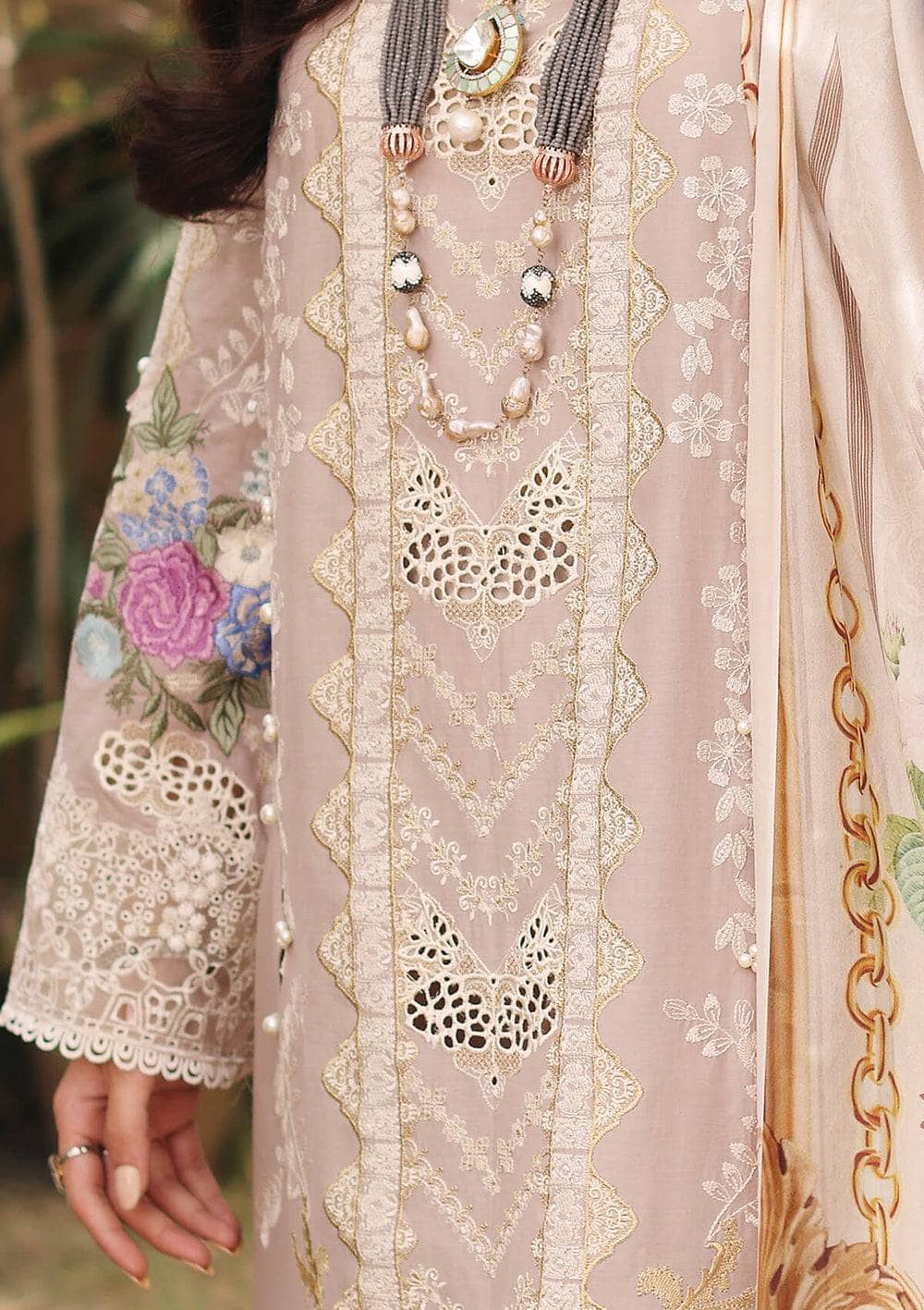 img_elaf_luxury_lawn_22_awwal_boutique