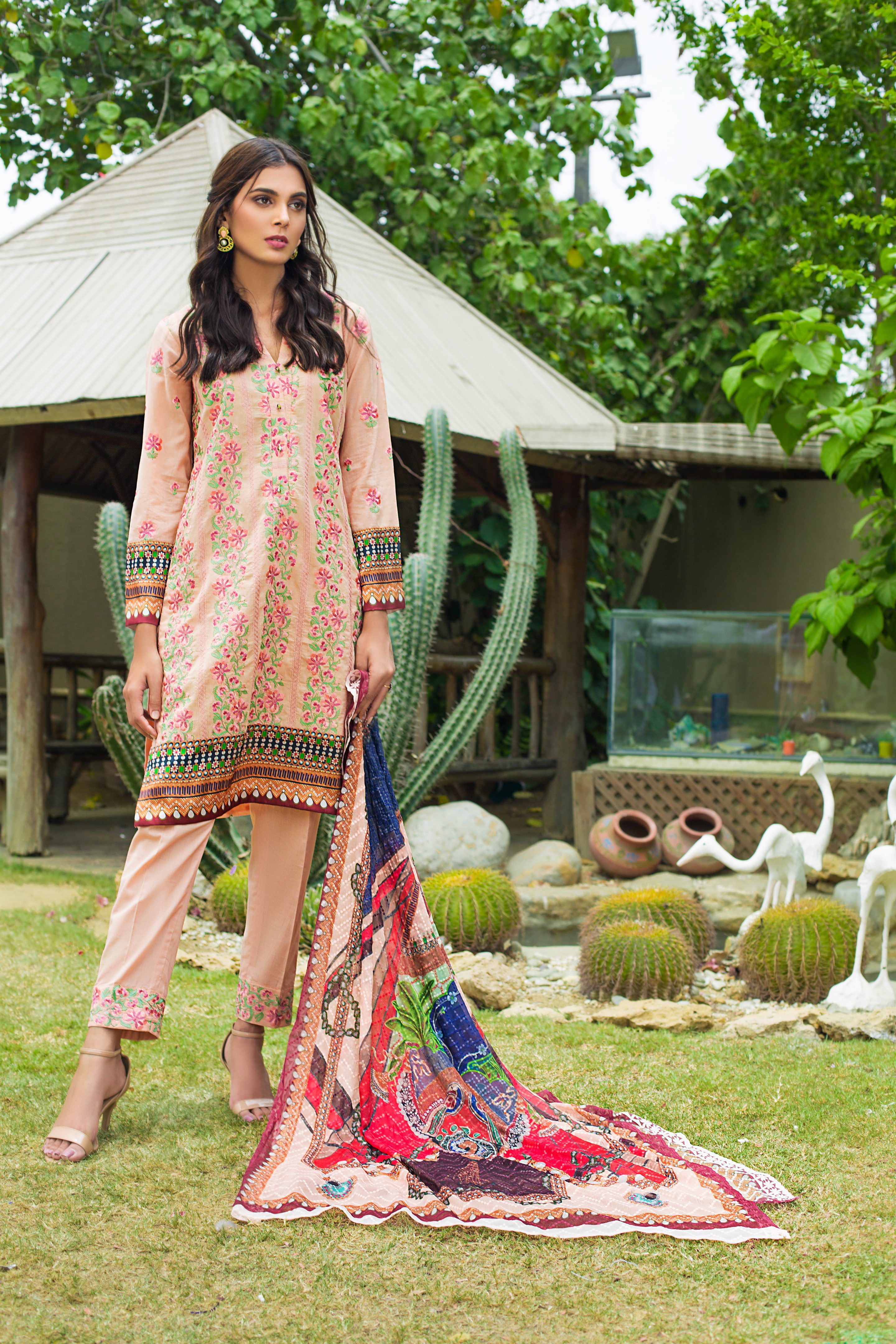 img_kalyan_lawn_awwal_boutique