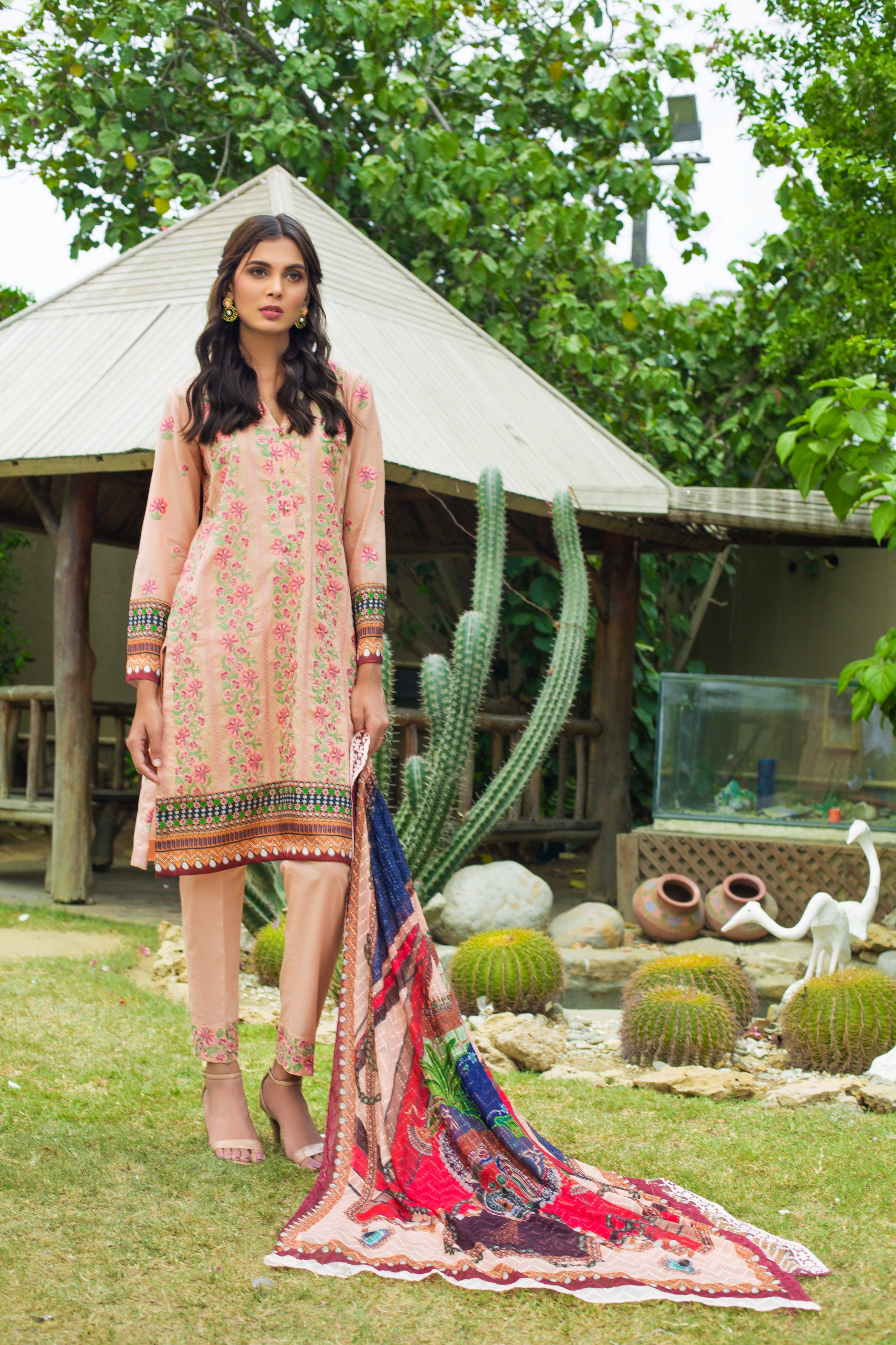 img_kalyan_lawn_awwal_boutique