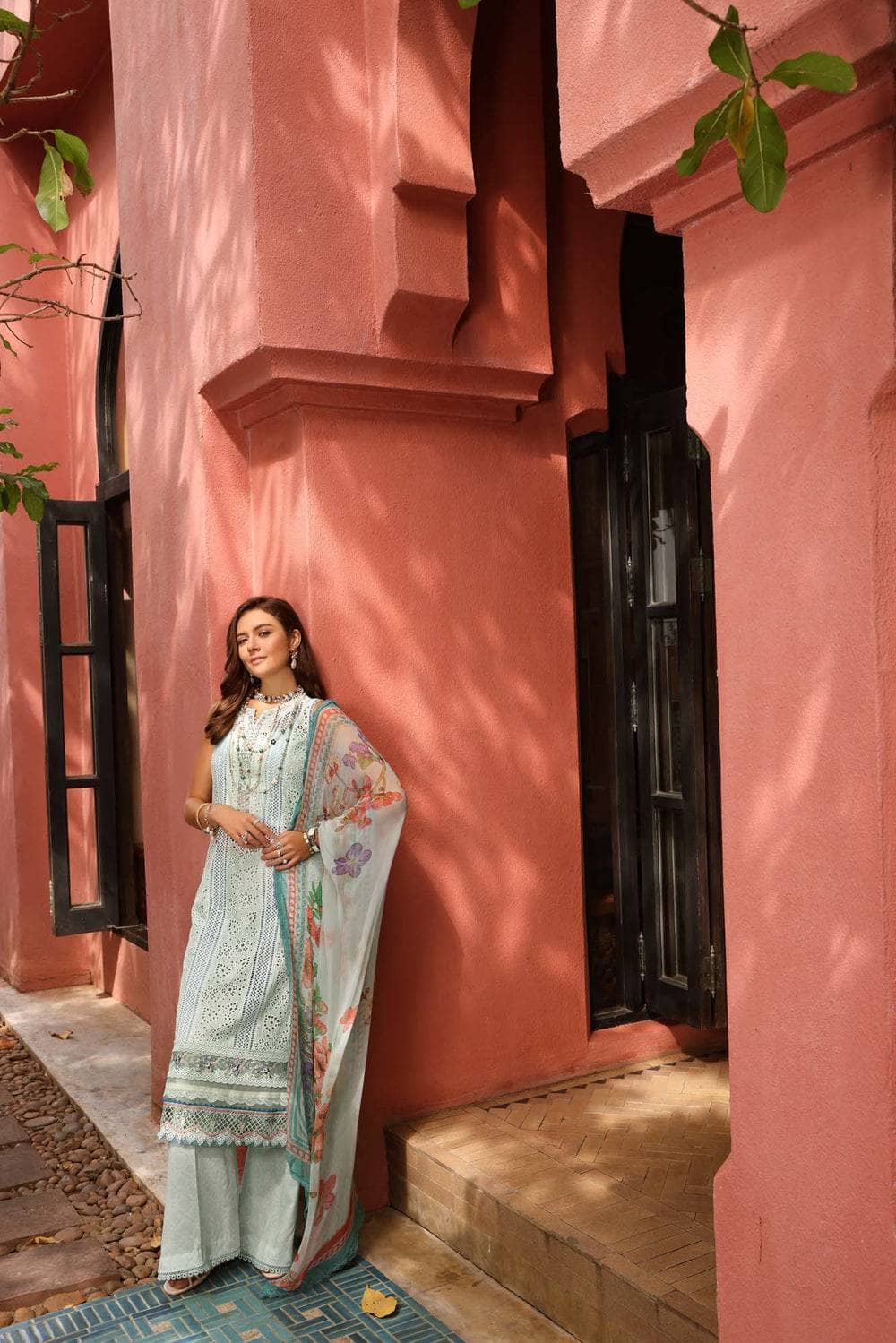 img_saadia_asad_noor_chikankari_23_awwal_boutique