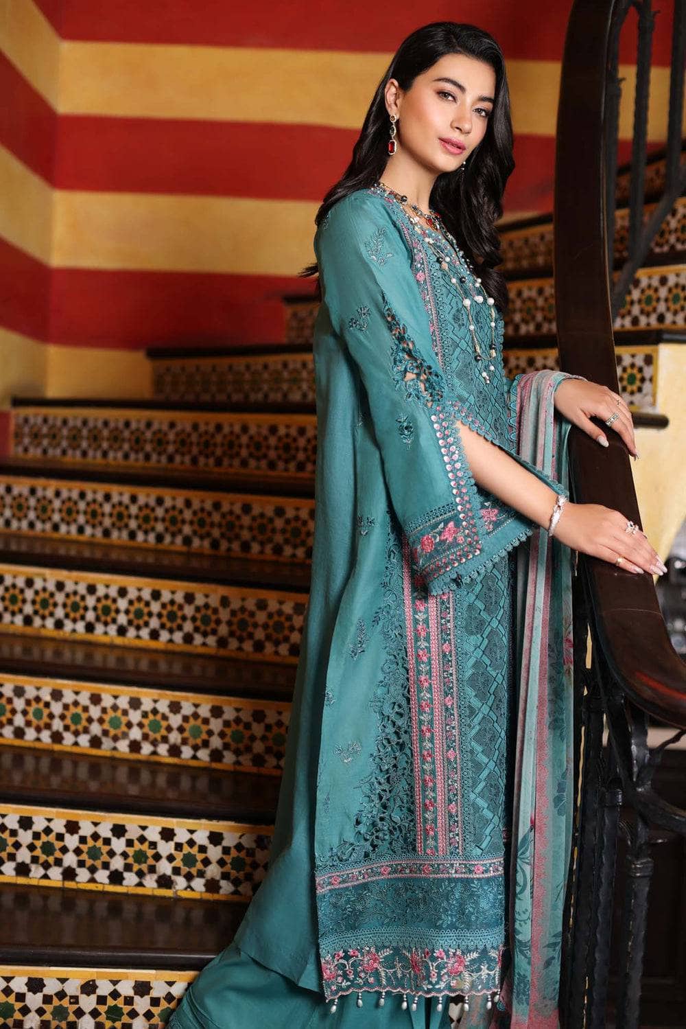 img_saadia_asad_noor_chikankari_23_awwal_boutique