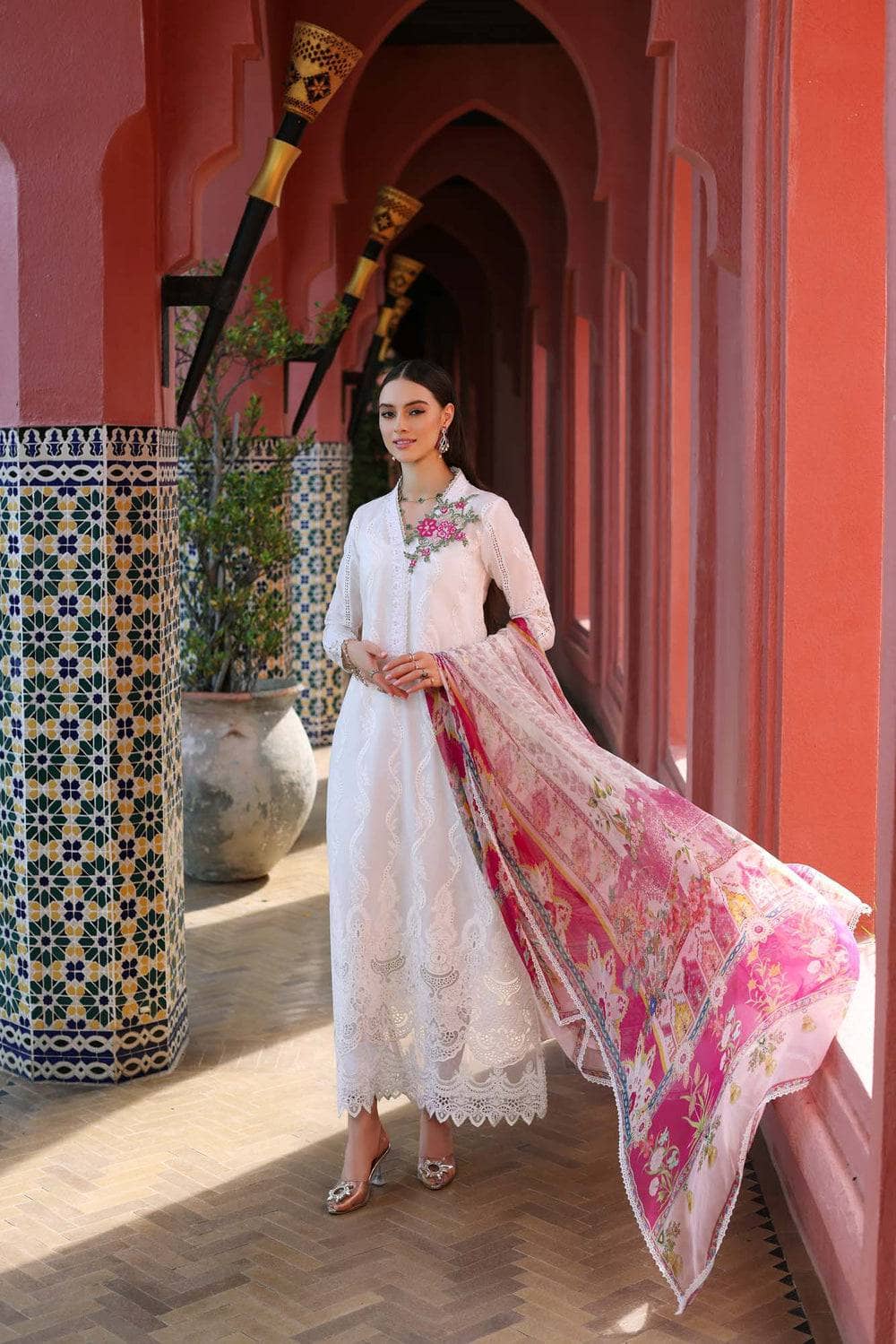 img_saadia_asad_noor_chikankari_23_awwal_boutique