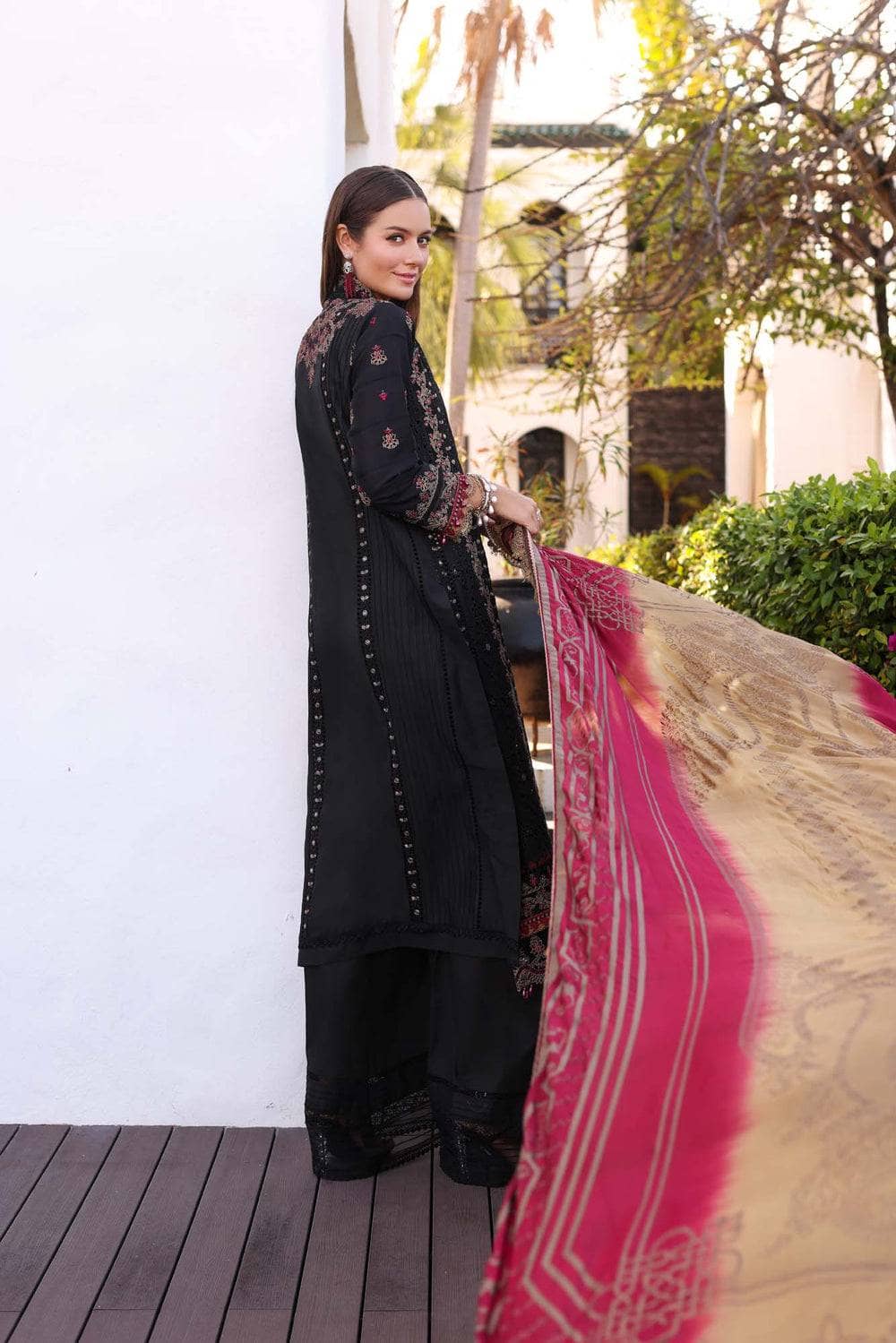 img_saadia_asad_noor_chikankari_23_awwal_boutique
