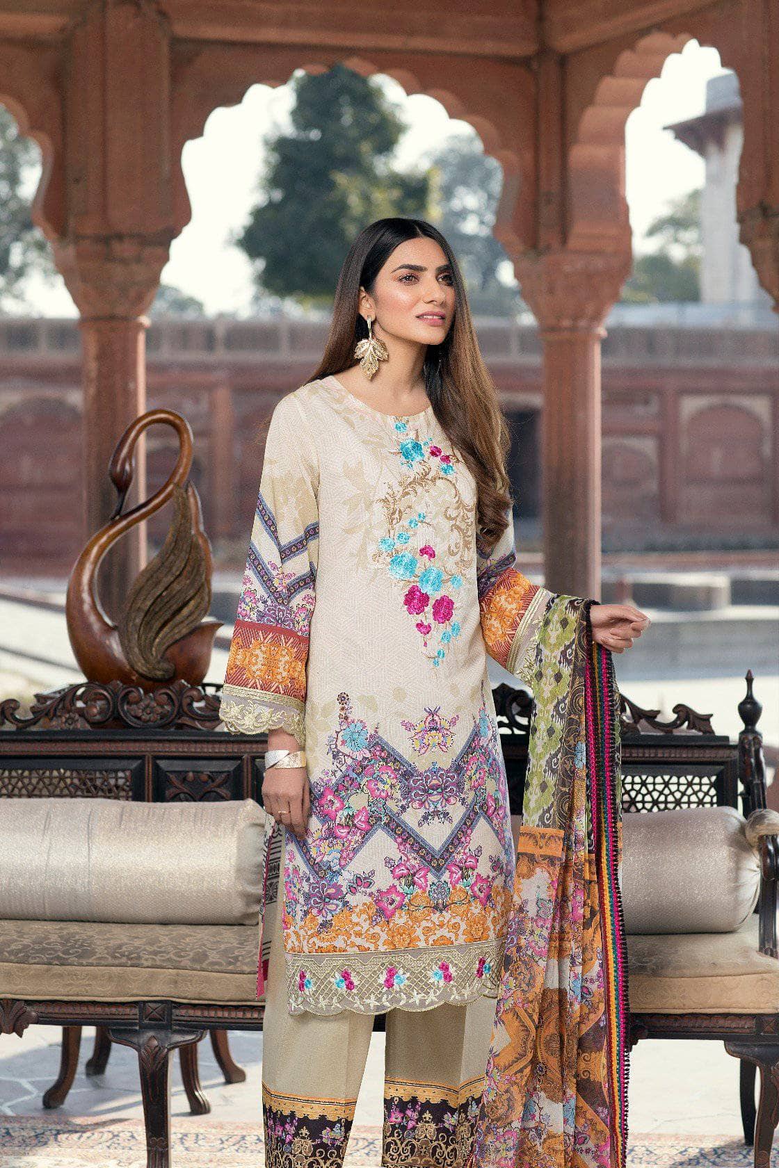 img_azure_luxury_lawn_collection_awwal_boutique