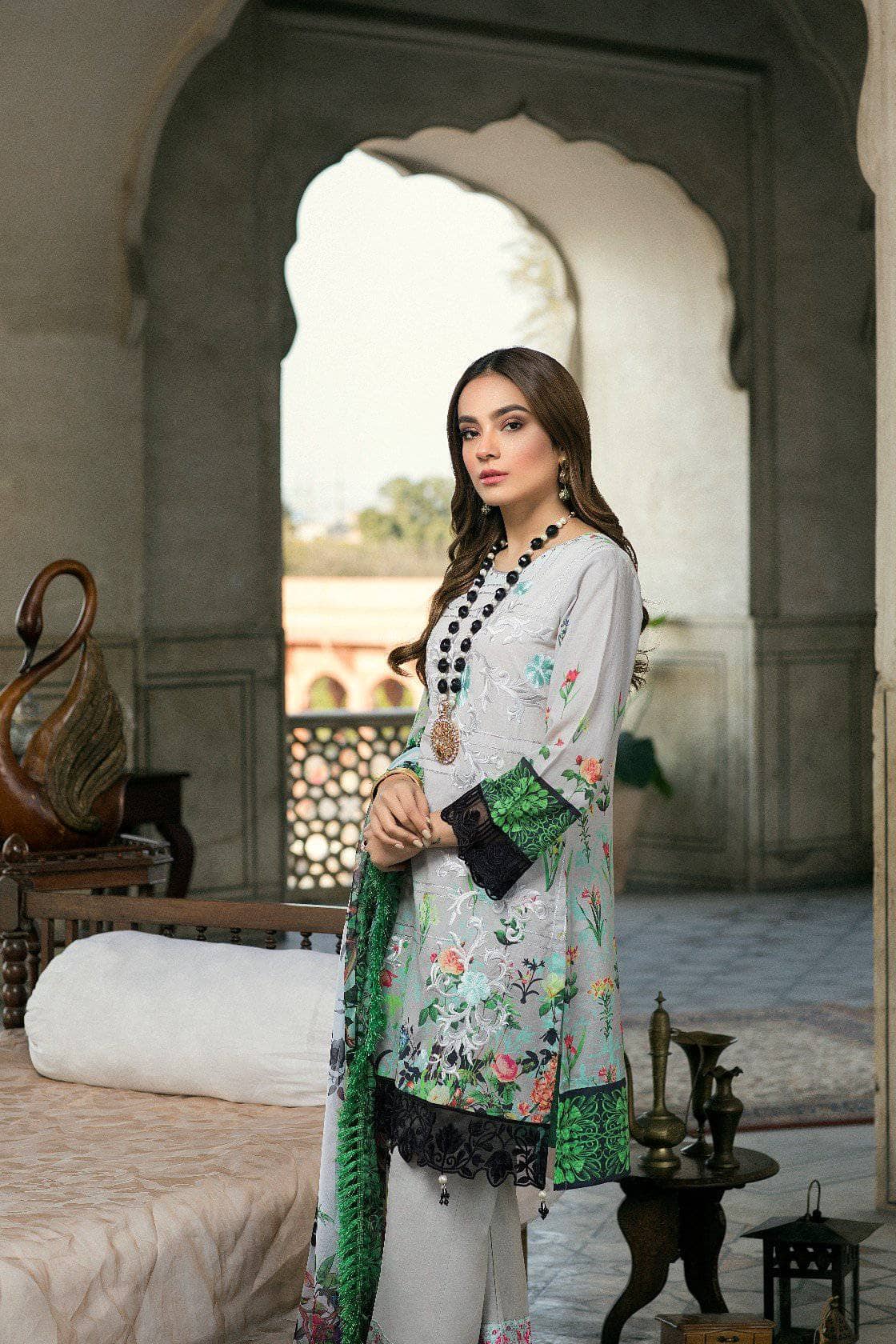 img_azure_luxury_lawn_collection_awwal_boutique