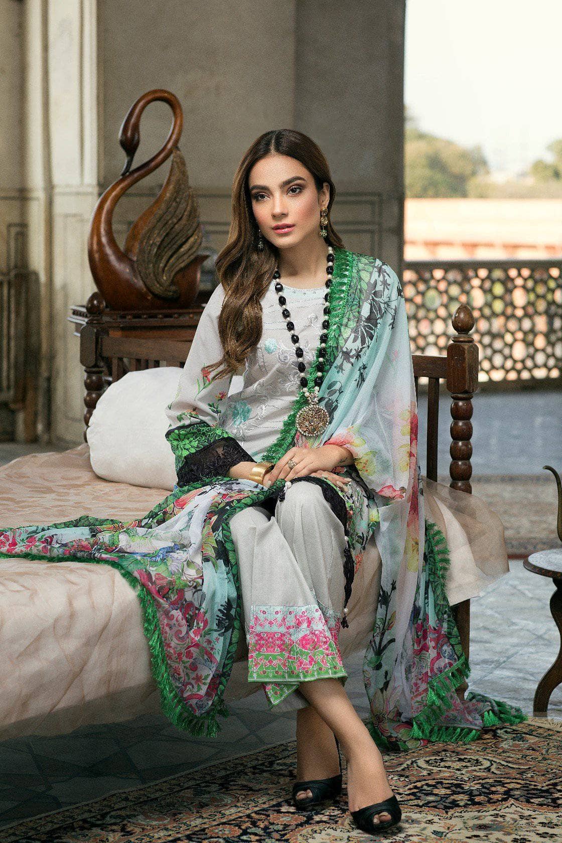 img_azure_luxury_lawn_collection_awwal_boutique
