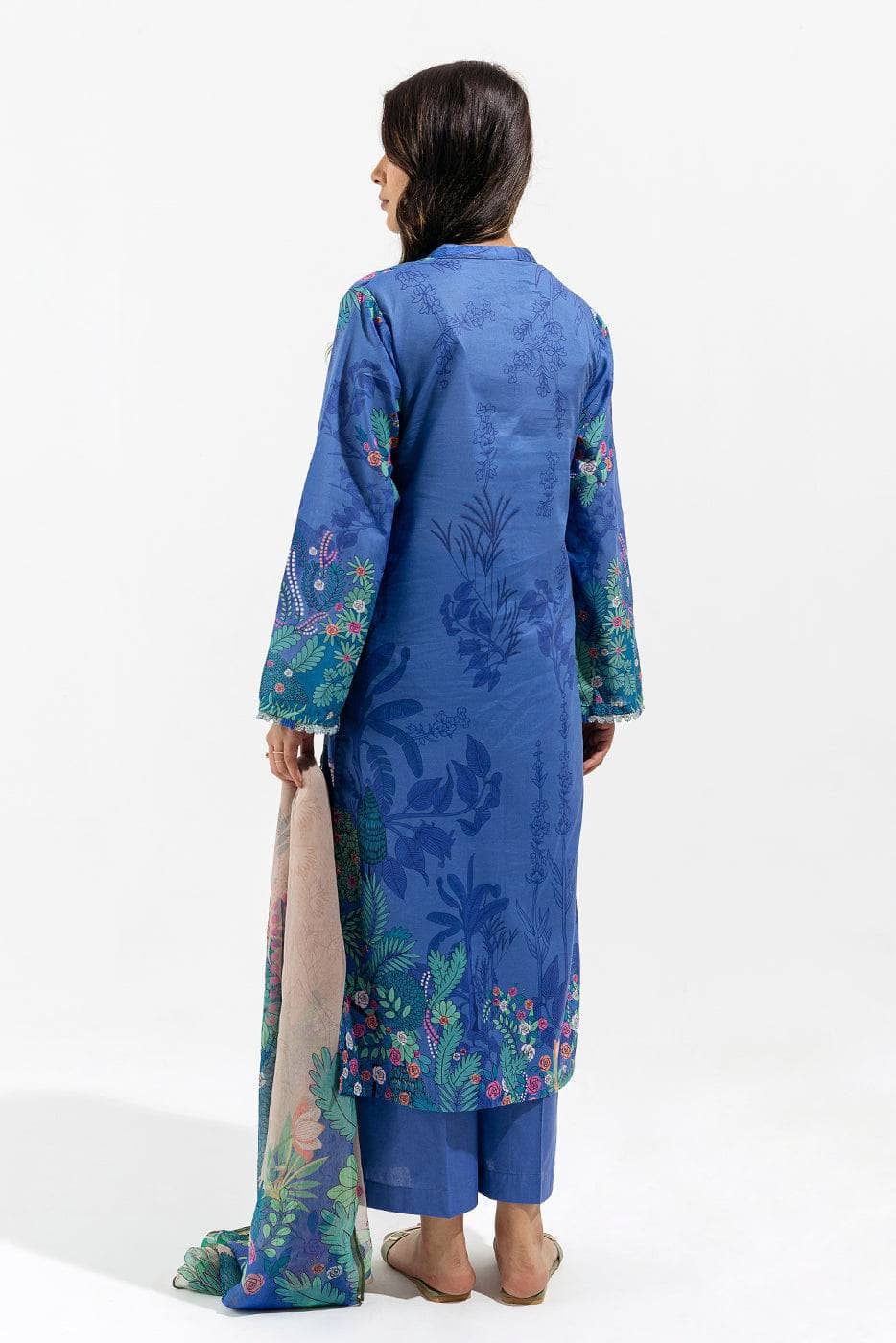 img_beechtree_lawn_23_awwal_boutique