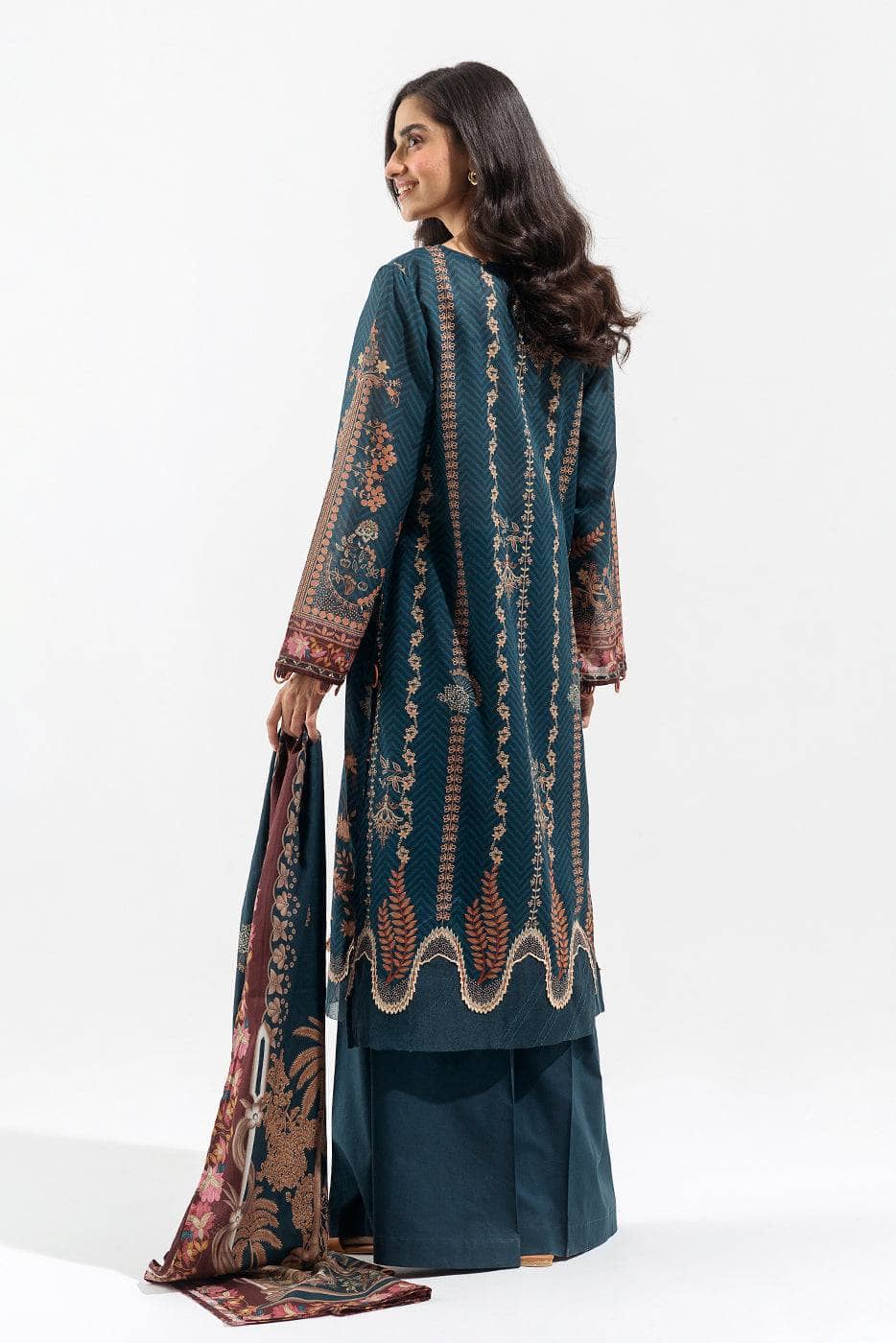 img_beechtree_lawn_23_awwal_boutique