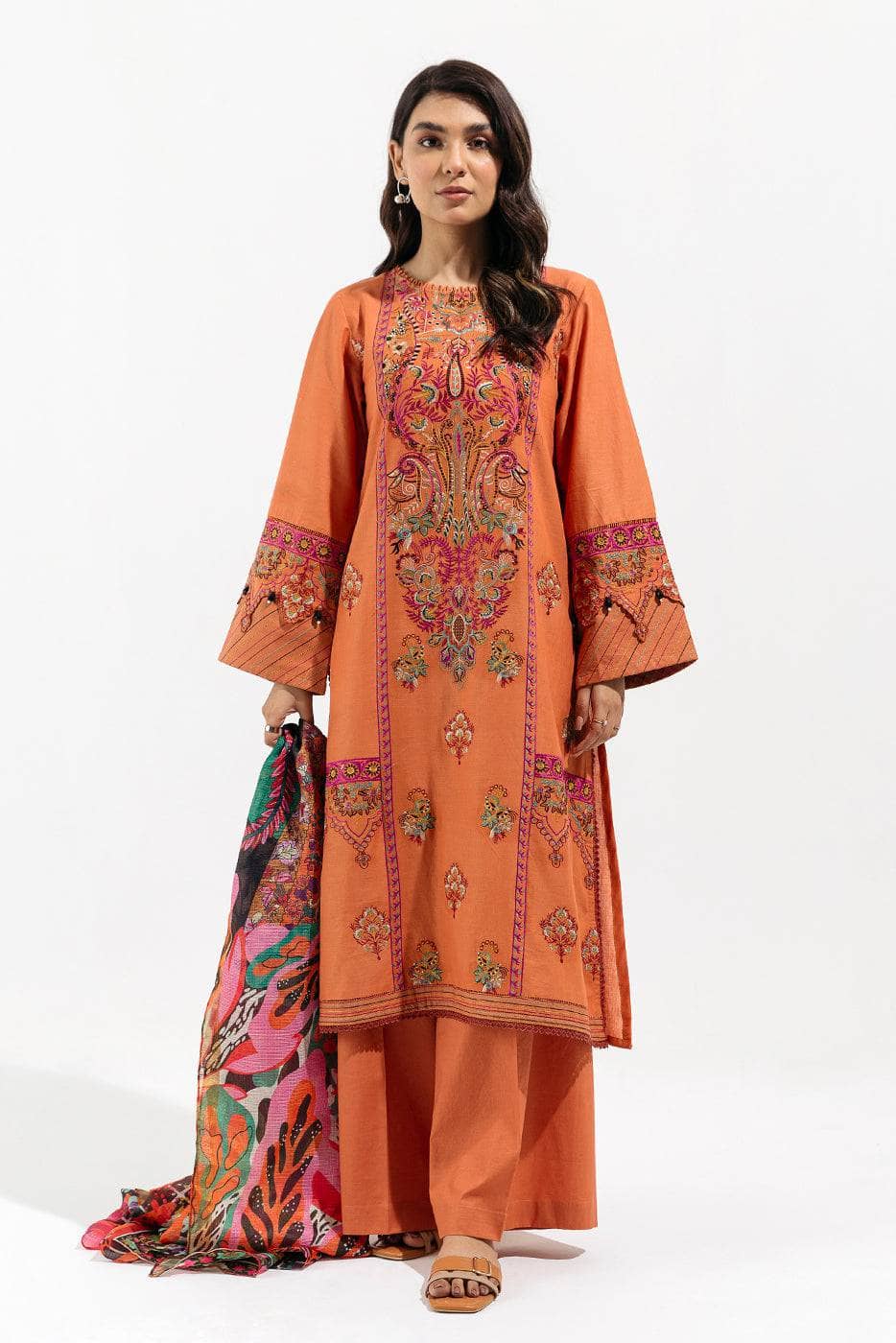 img_beechtree_lawn_23_awwal_boutique