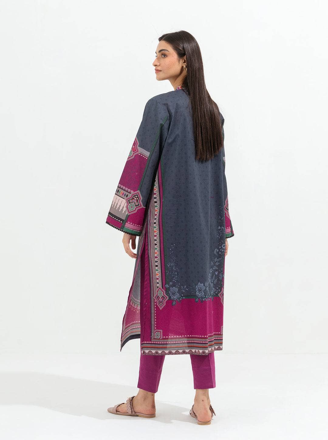 img_beechtree_lawn_22_awwal_boutique