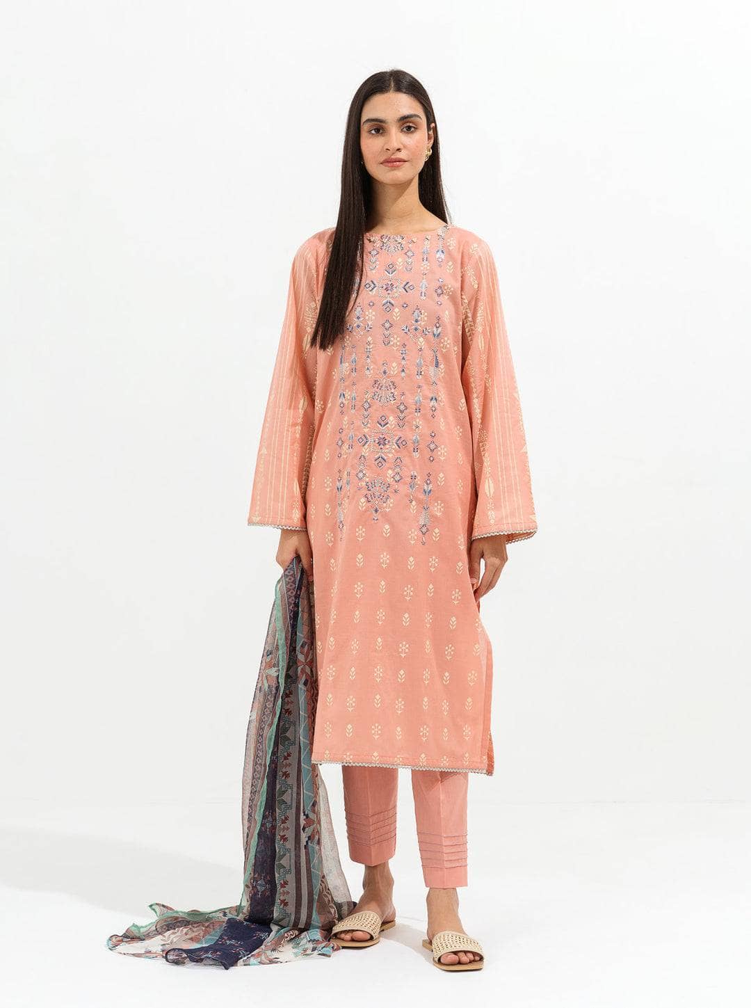 img_beechtree_lawn_2022_awwal_boutique