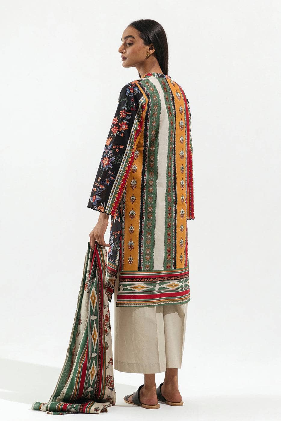 img_beechtree_lawn_23_awwal_boutique