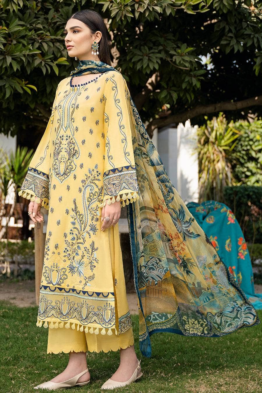 img_ramsha_andaz_lawn_23_awwal_boutique