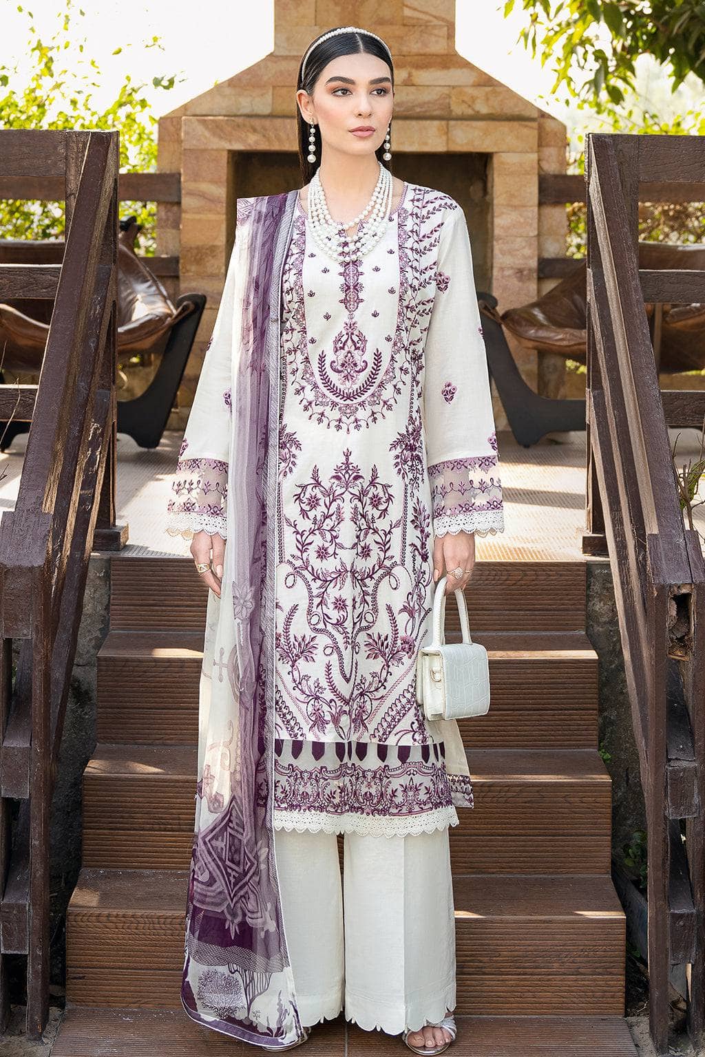 img_ramsha_andaz_lawn_23_awwal_boutique