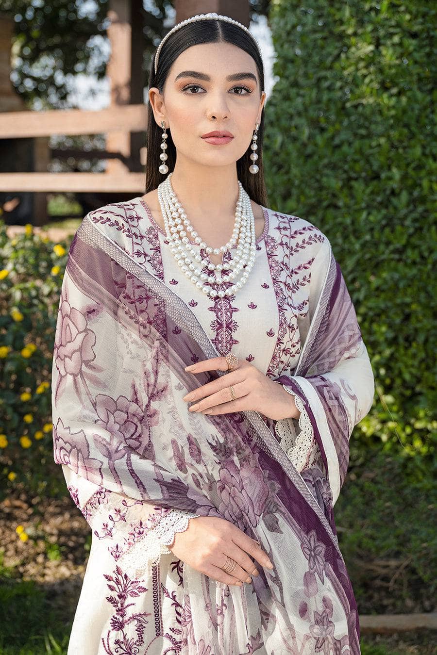 img_ramsha_andaz_lawn_23_awwal_boutique