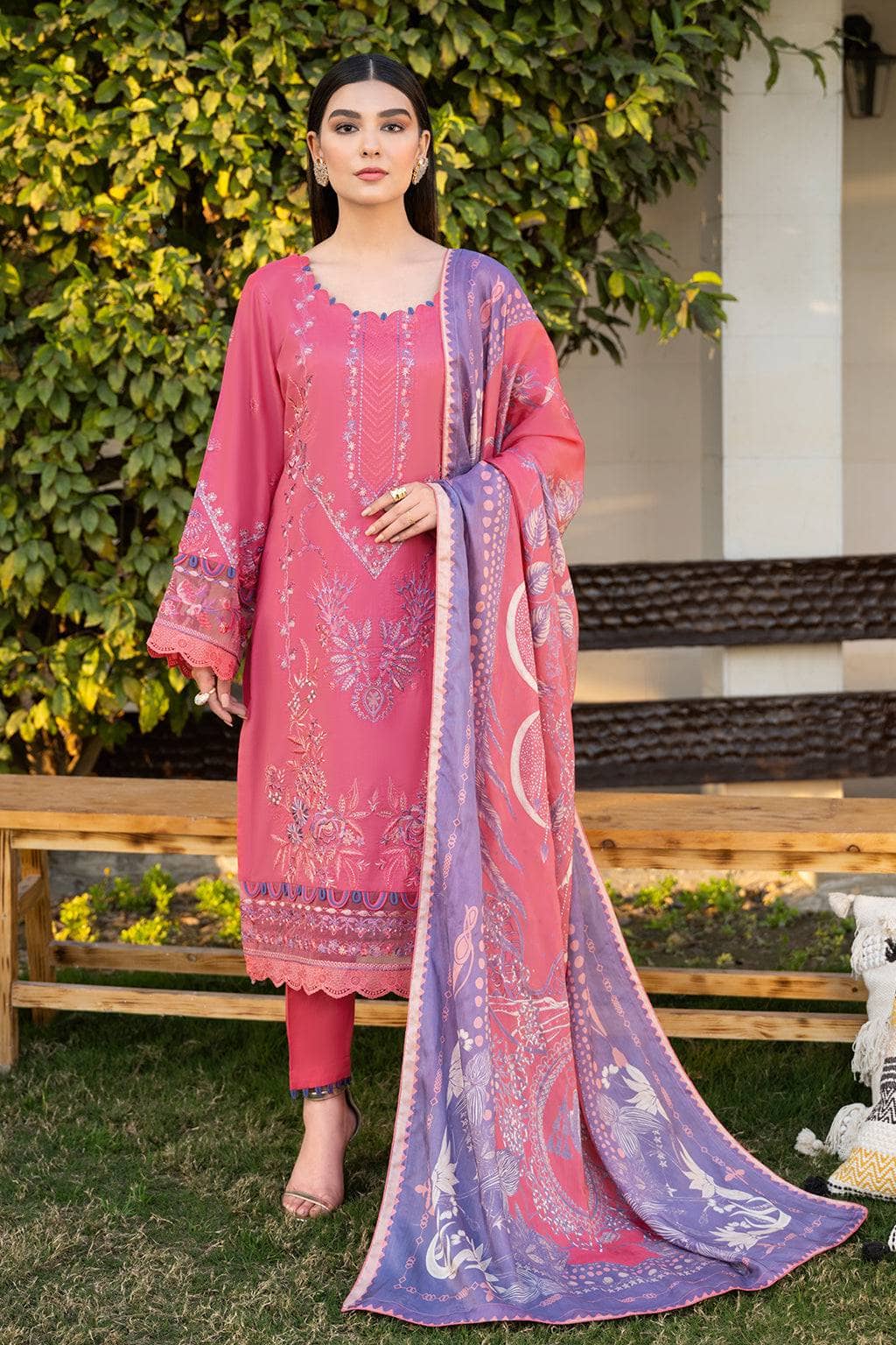 img_ramsha_andaz_lawn_23_awwal_boutique