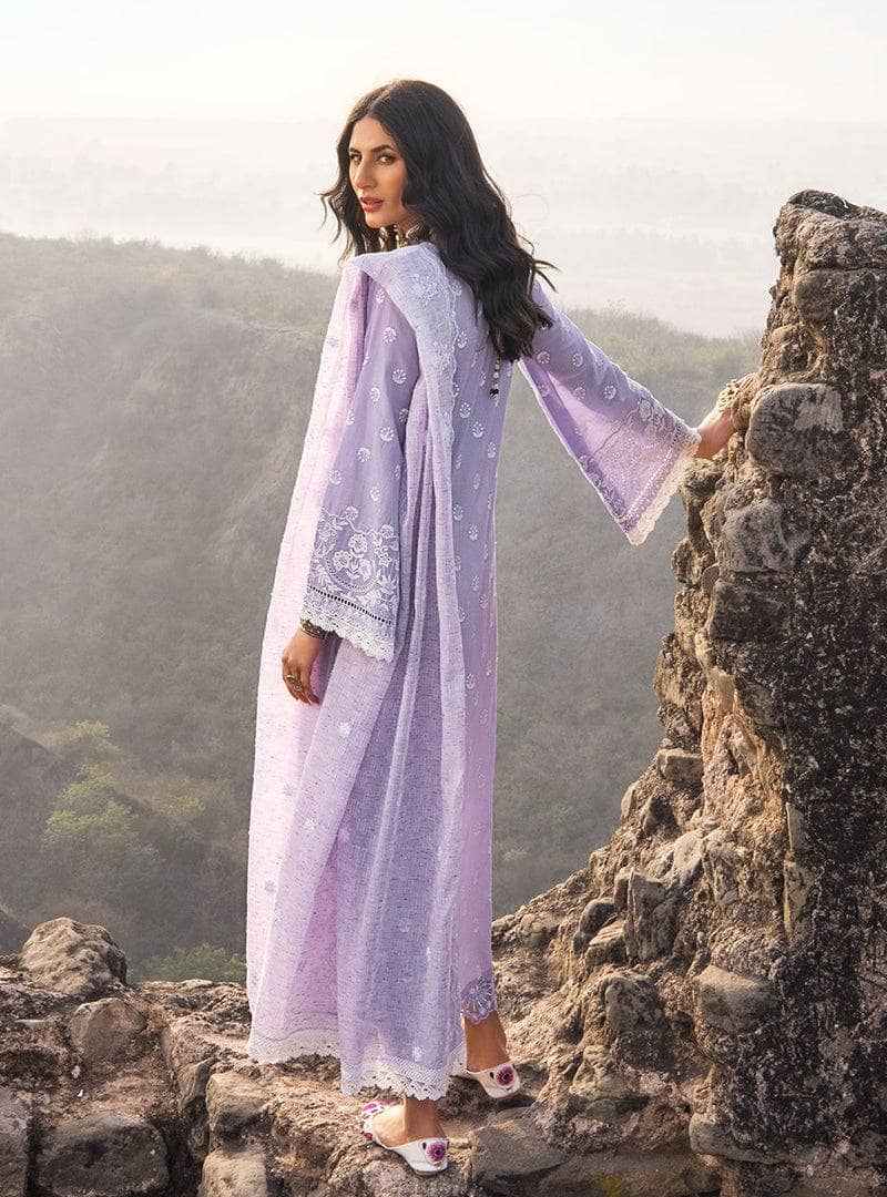 Img_zainab_chottani_awwal_boutique