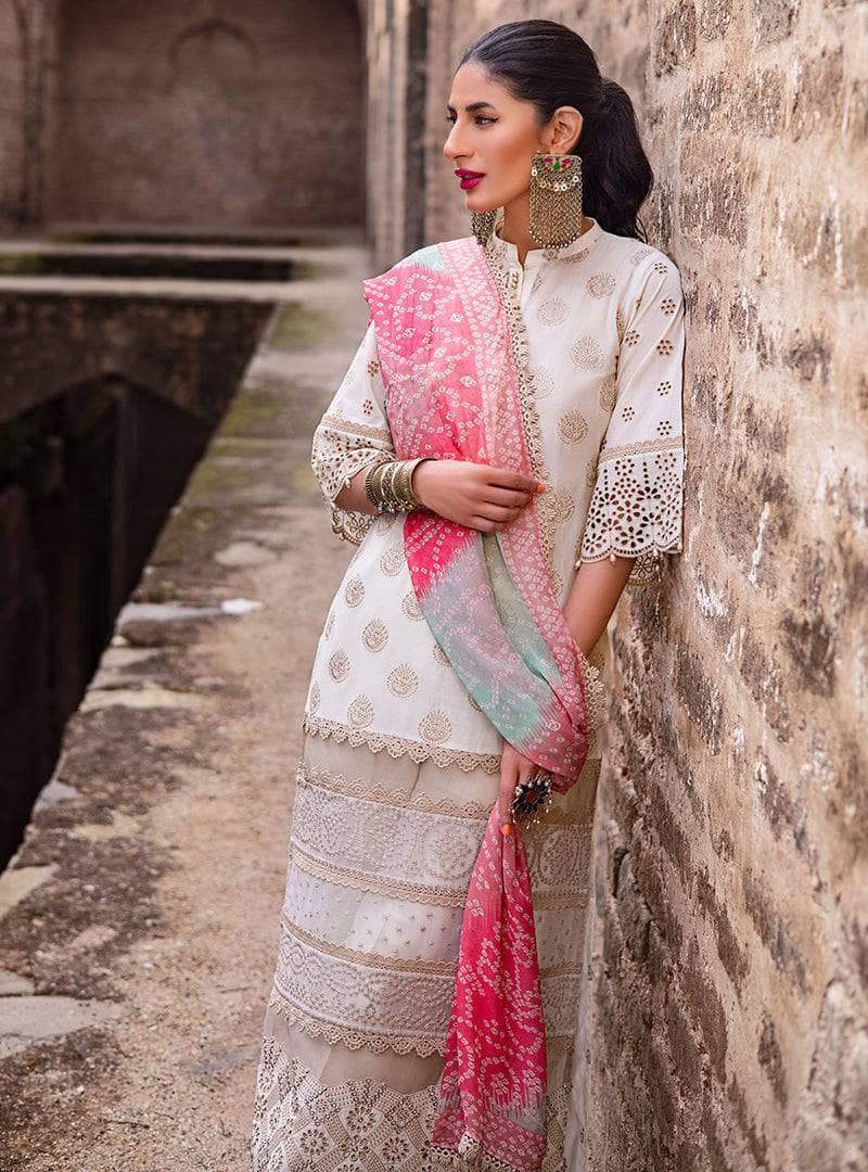 Img_zainab_chottani_awwal_boutique