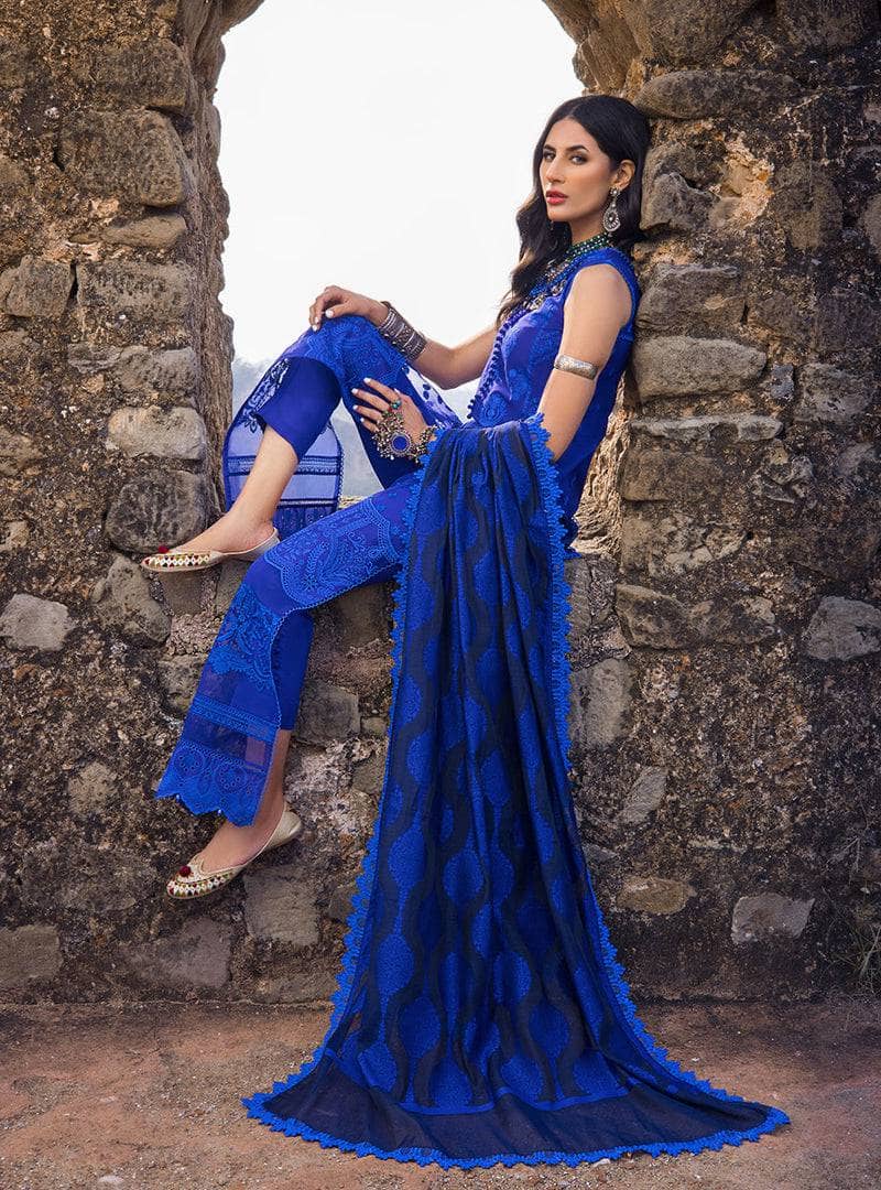 Img_zainab_chottani_awwal_boutique