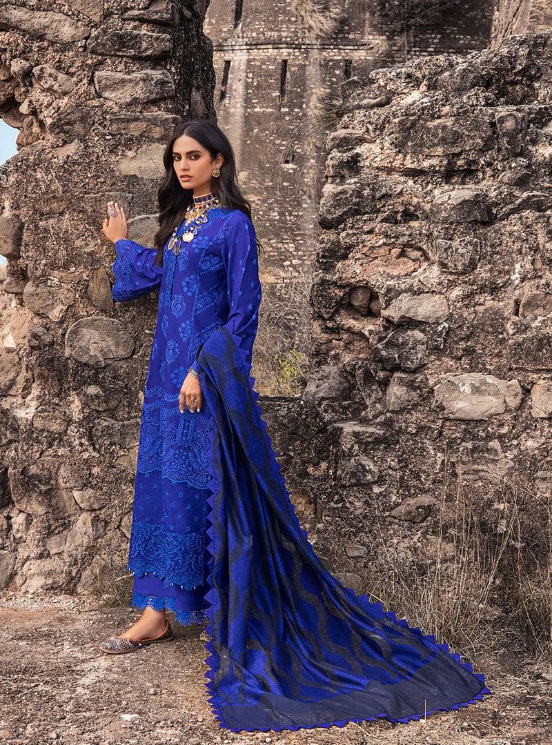 Img_zainab_chottani_awwal_boutique