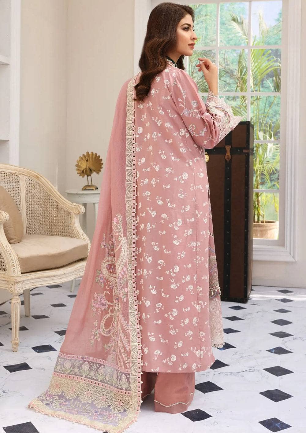 Img_elaf_chikankari_lawn_23_awwal_boutique