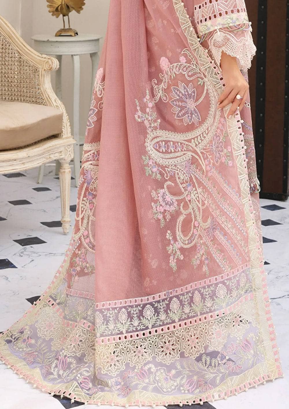 Img_elaf_chikankari_lawn_23_awwal_boutique