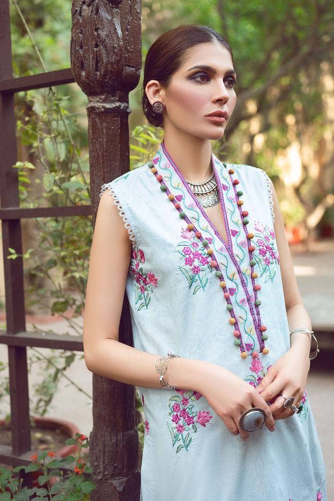img_kinaar_lawn_by_shiza_hassan_2021_awwal_boutique