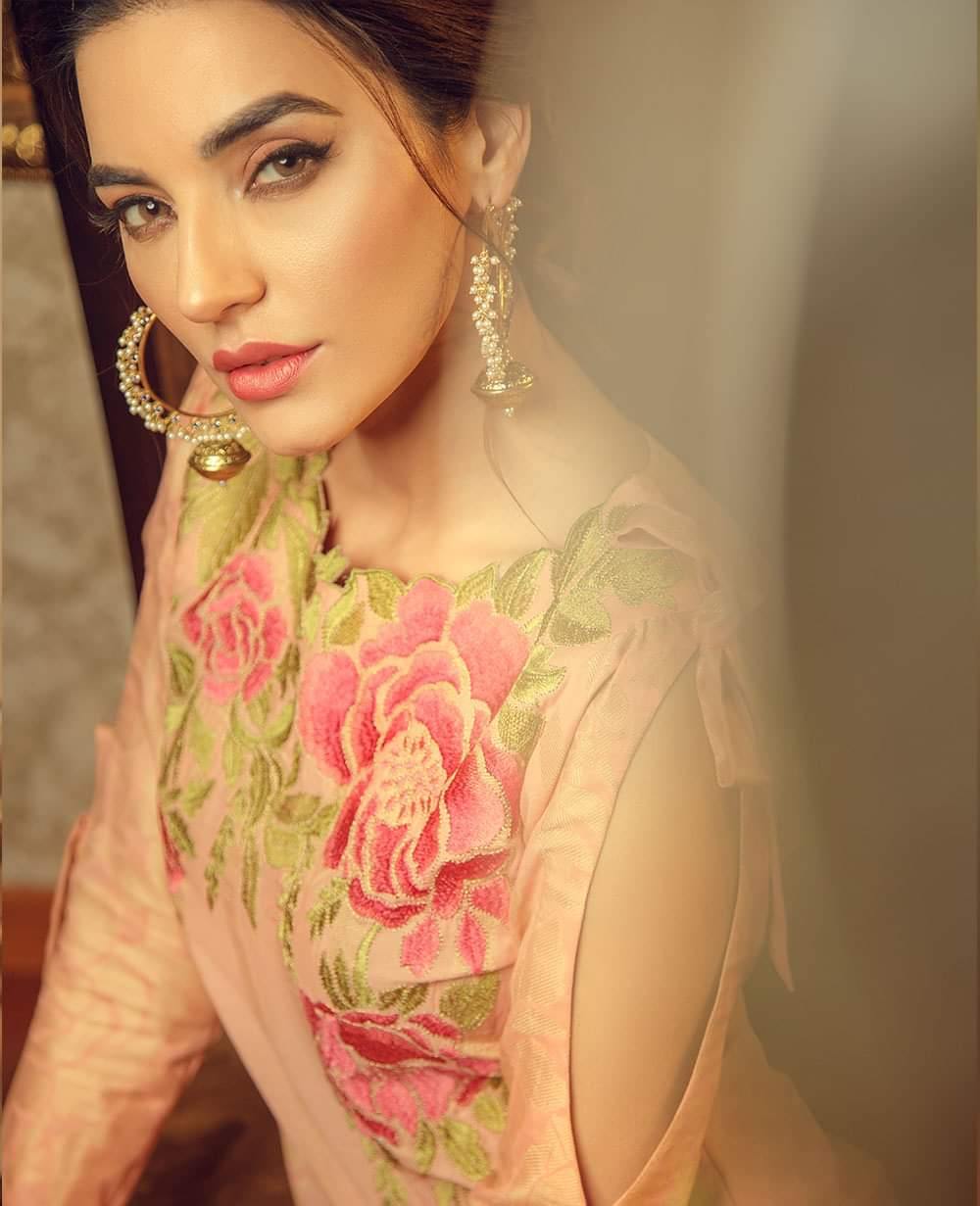 img_iqra_reza_jacquard_collection_by_noor_textiles_awwal_boutique