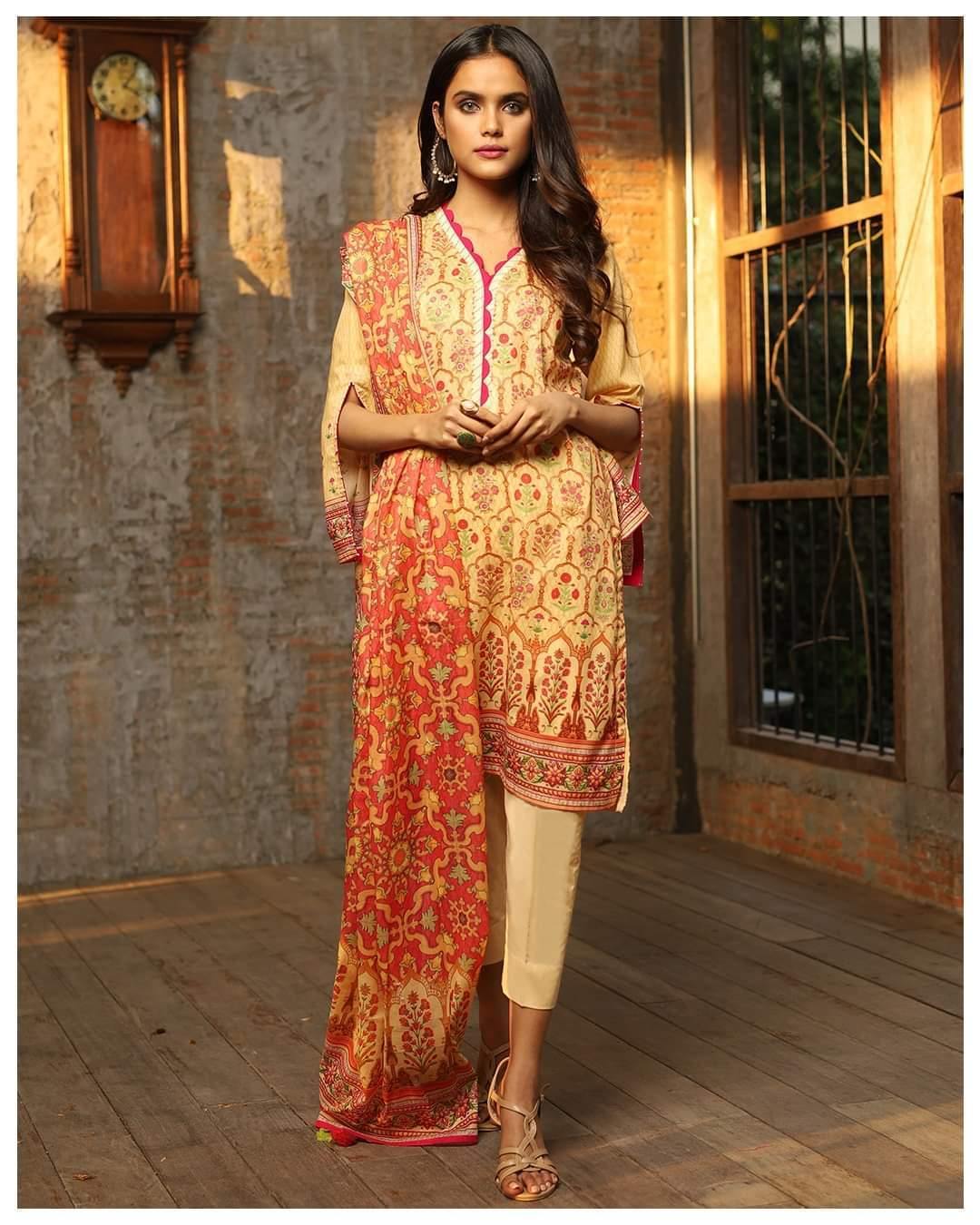 img_lsm_komal_lawn_collection_awwal_boutique