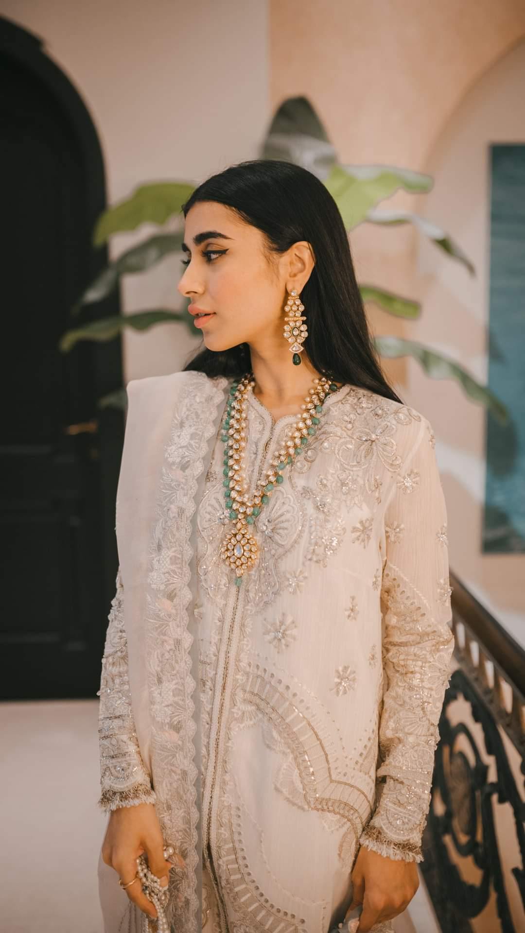 img_suffuse_freesia_luxury_wedding_edition_awwal_boutique