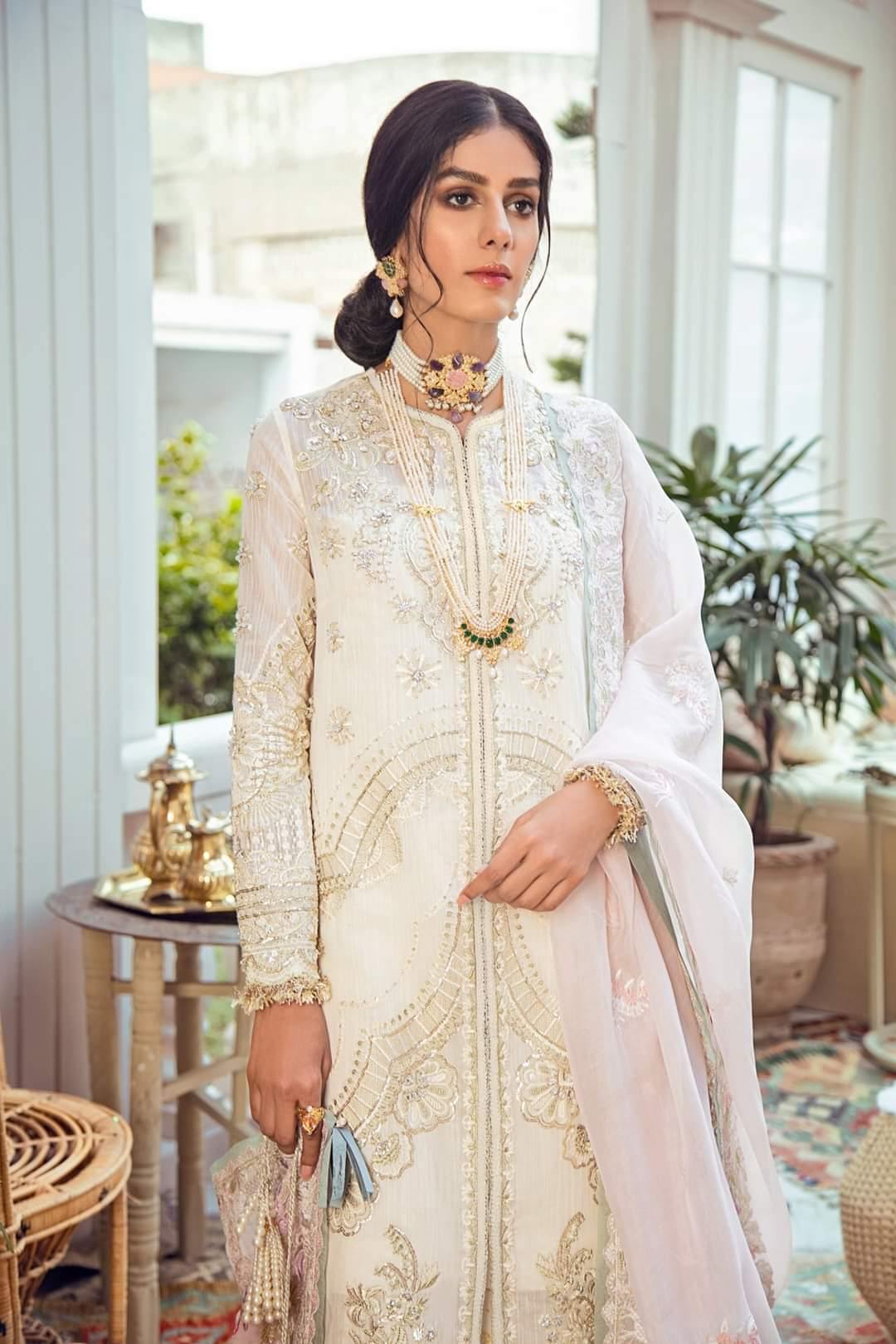 img_suffuse_freesia_luxury_wedding_edition_awwal_boutique