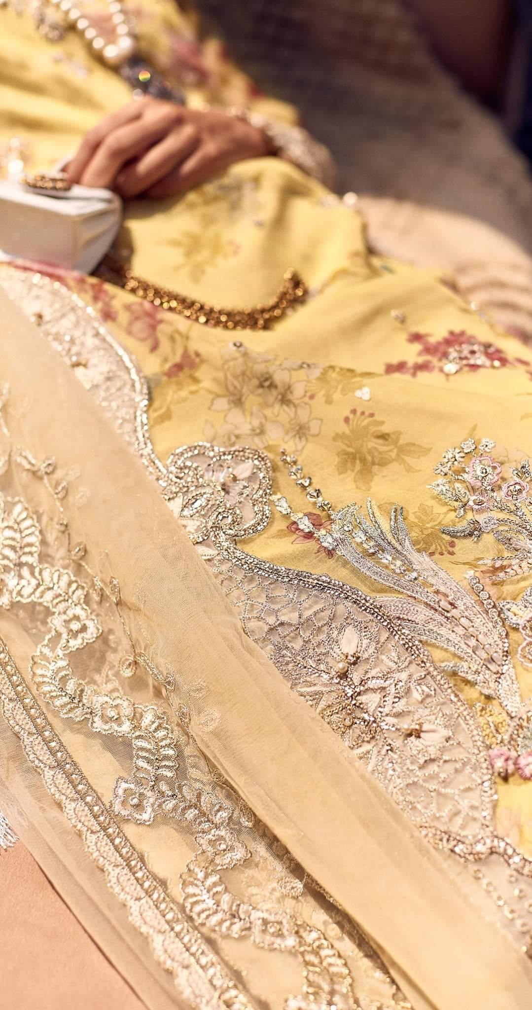 img_suffuse_freesia_luxury_wedding_edition_awwal_boutique