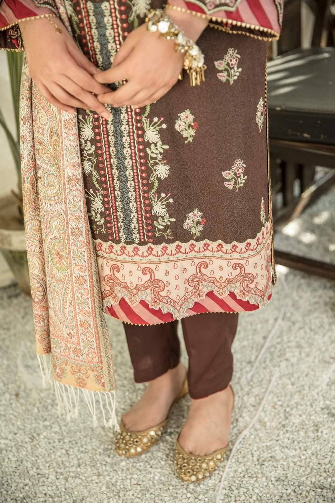 img_spotted_in_qalamkar_luxury_shawls_collection_awwal_boutique