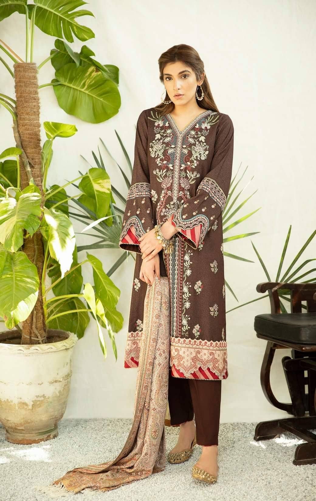 Spotted in Qalamkar Luxury Shawls Collection/KS-04 - AWWALBOUTIQUE