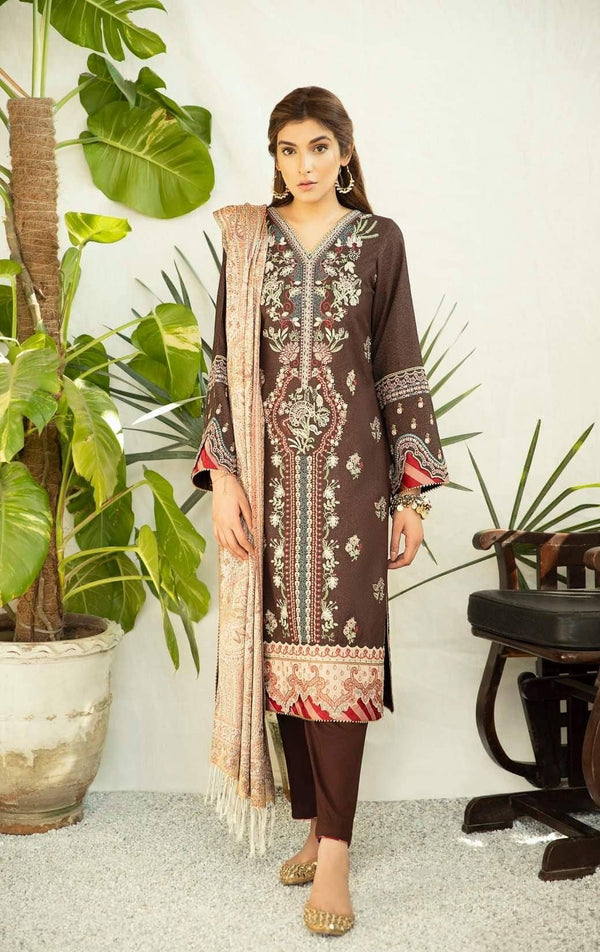 img_spotted_in_qalamkar_luxury_shawls_collection_awwal_boutique